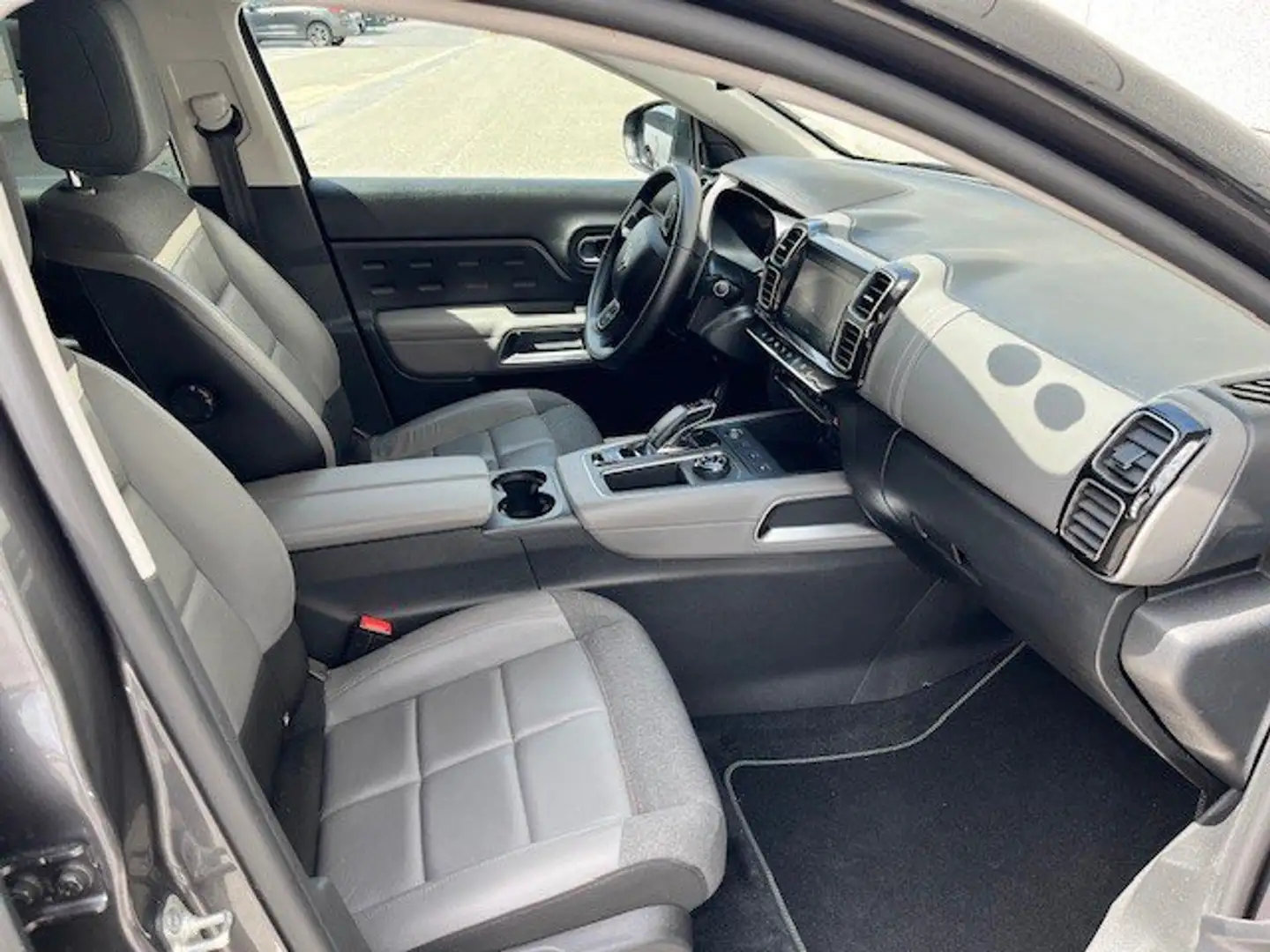Citroen C5 Aircross *GPS*CAMERA*KEY LESS GO* 1.2 BENZ 130 PK EAT SHINE Gris - 2