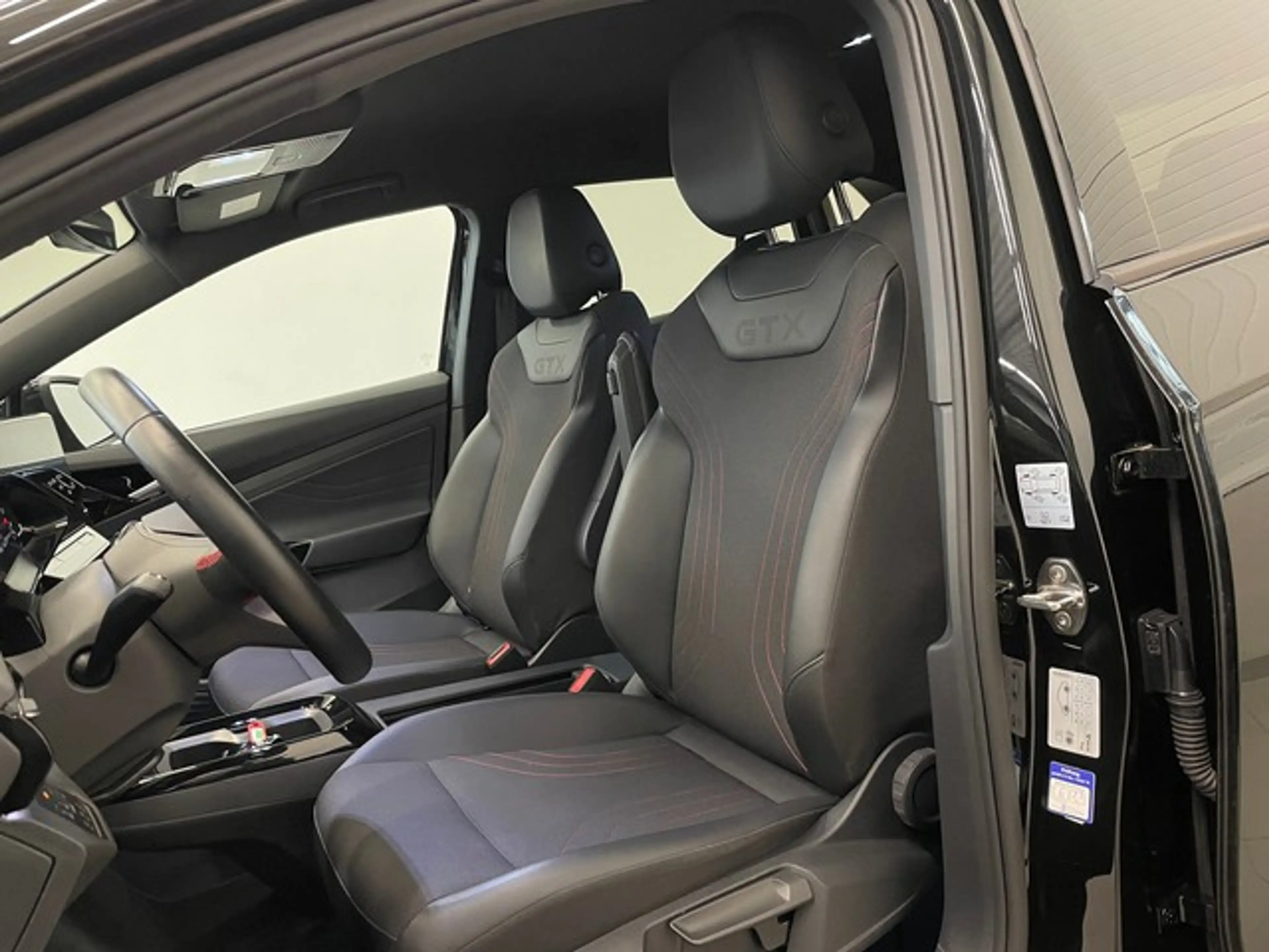 Volkswagen ID.4 GTX 4M ISOFIX+AHK+KAMERA+ACC+APP+MATRIX — photo 9