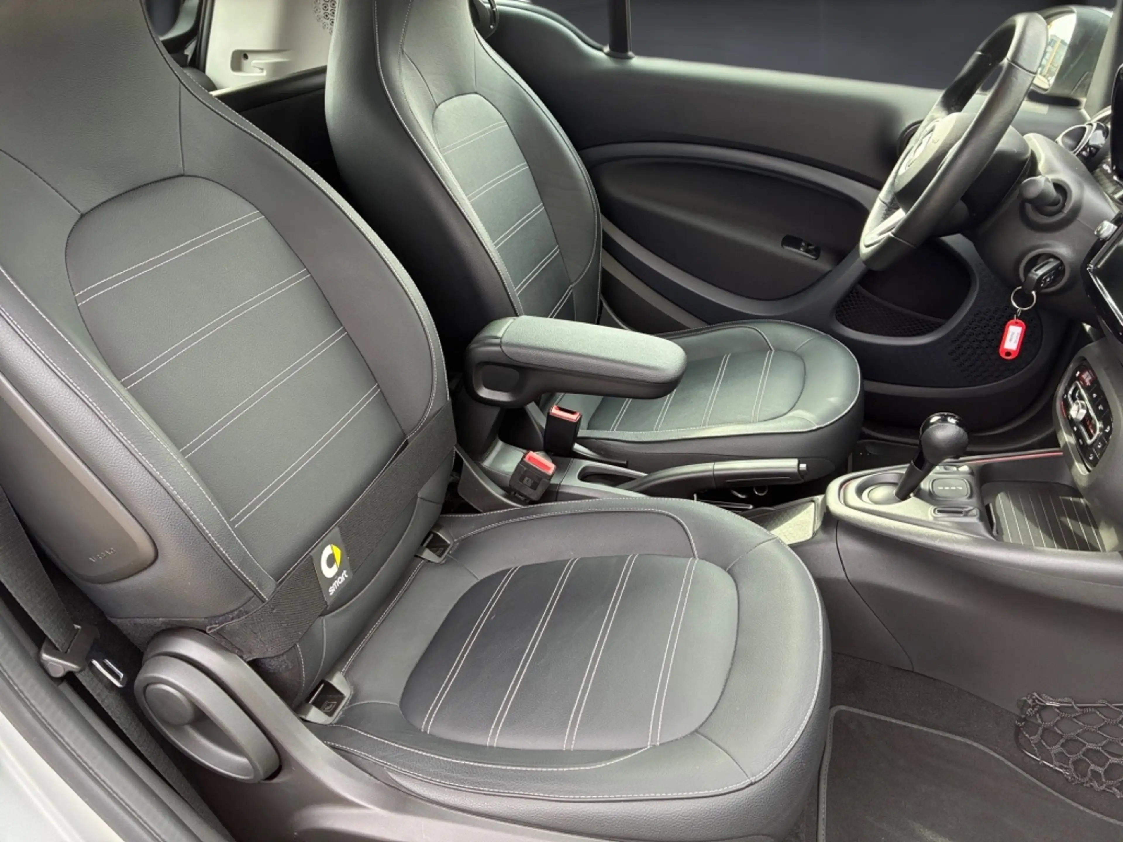 smart forTwo EQ  coupe PRIME+LEDER+EXCLUSIV+PANO+KAMERA — photo 14