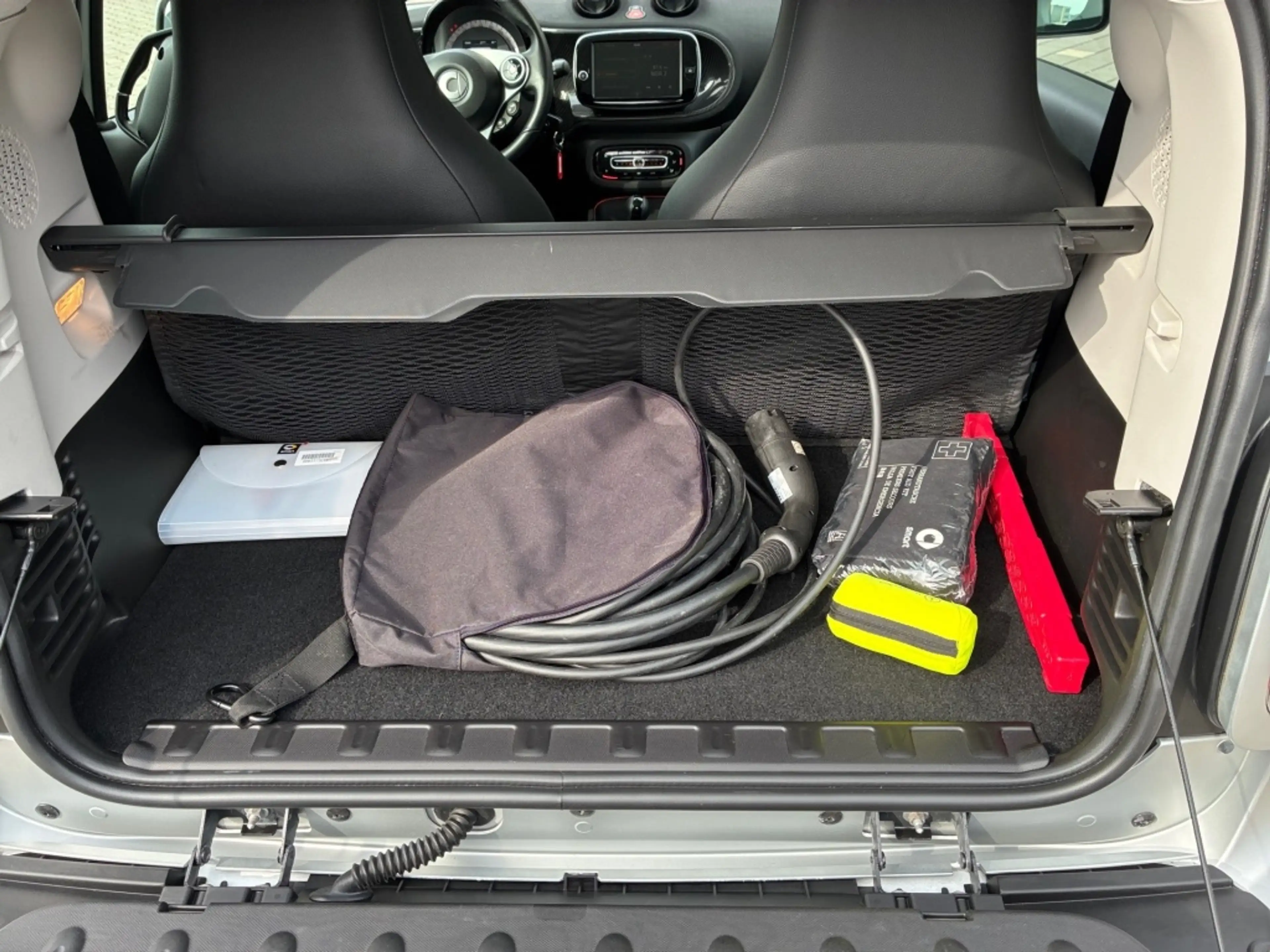 smart forTwo EQ  coupe PRIME+LEDER+EXCLUSIV+PANO+KAMERA — photo 10