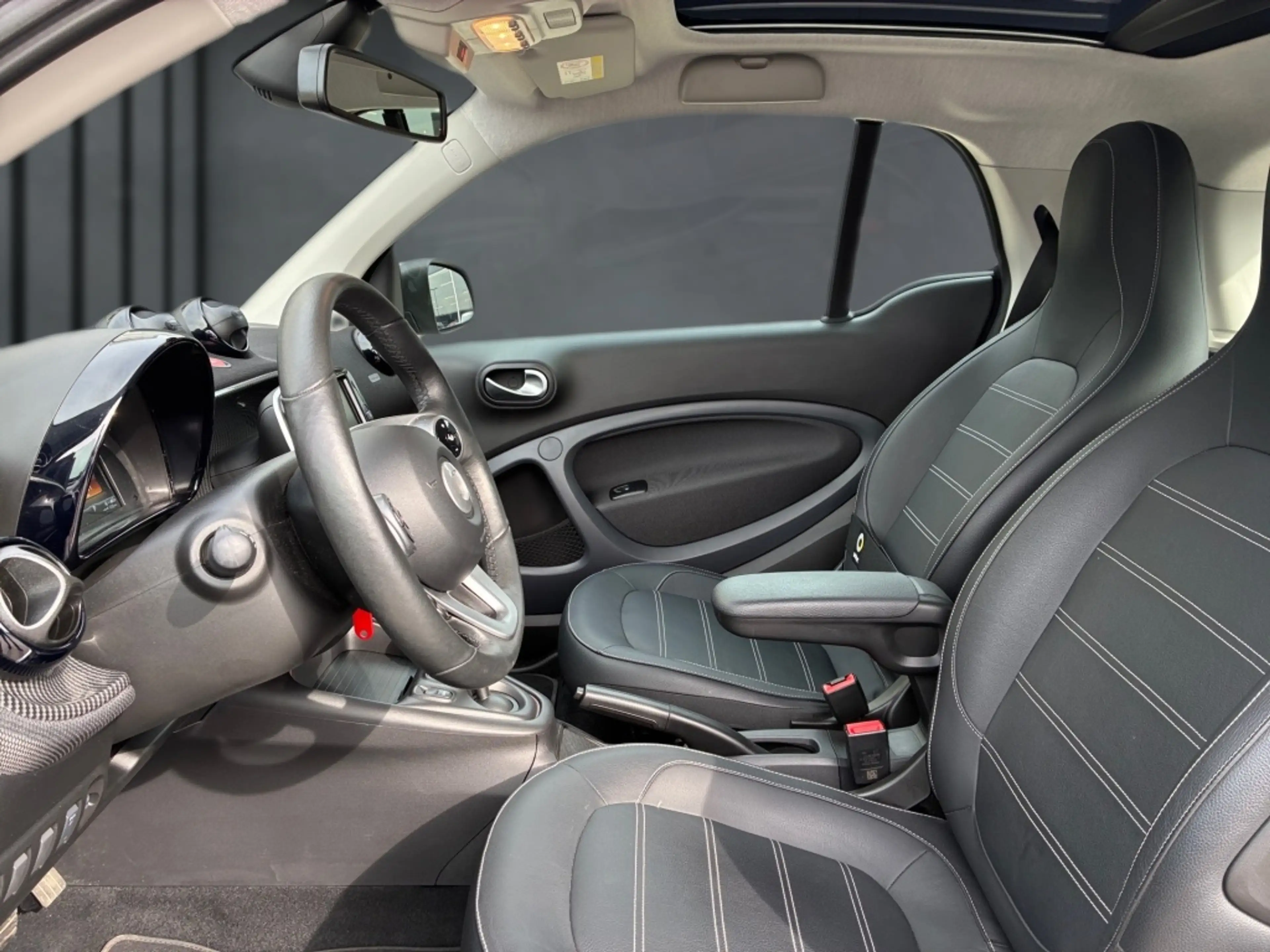 smart forTwo EQ  coupe PRIME+LEDER+EXCLUSIV+PANO+KAMERA — photo 7