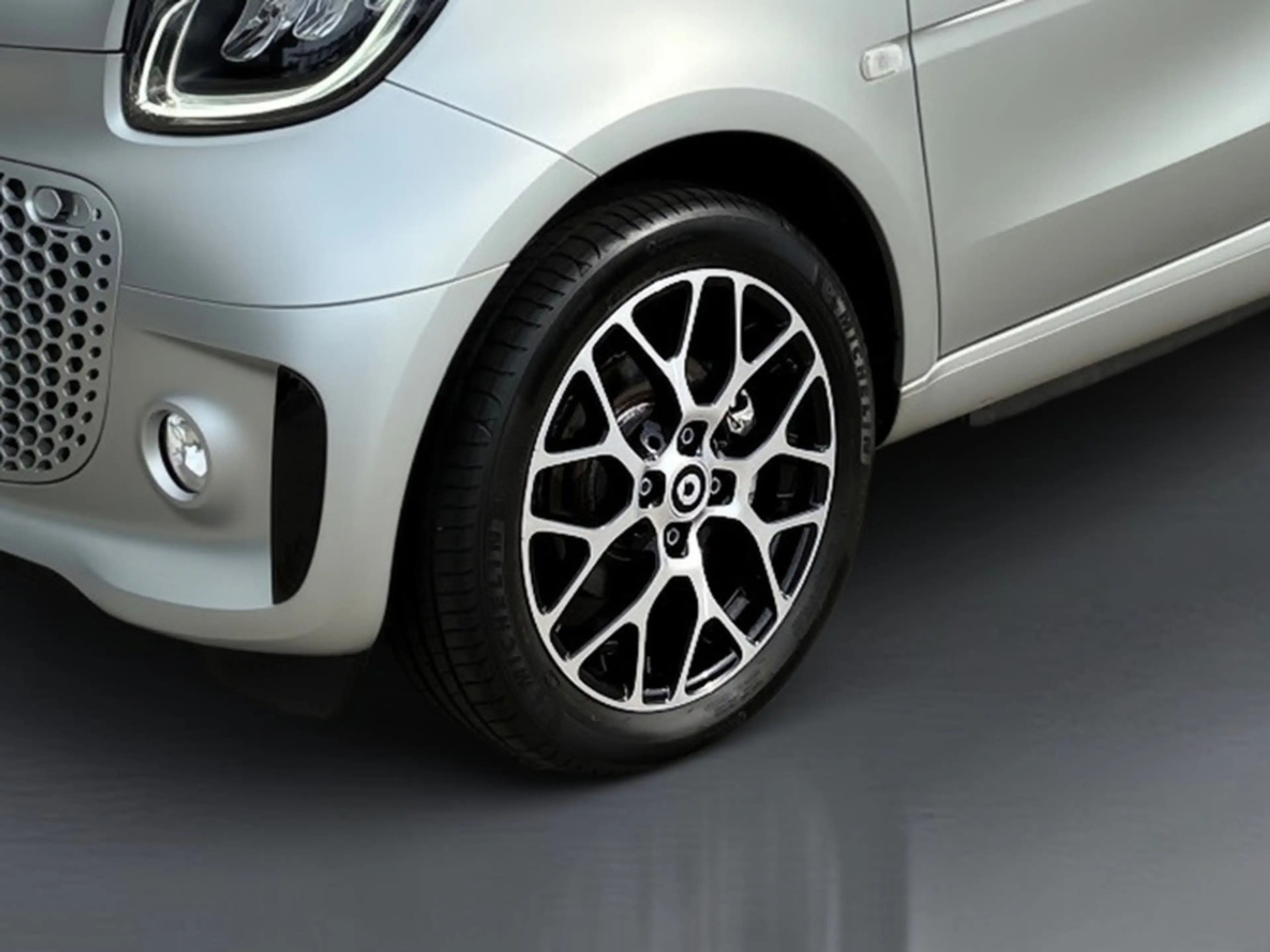 smart forTwo EQ  coupe PRIME+LEDER+EXCLUSIV+PANO+KAMERA — photo 4