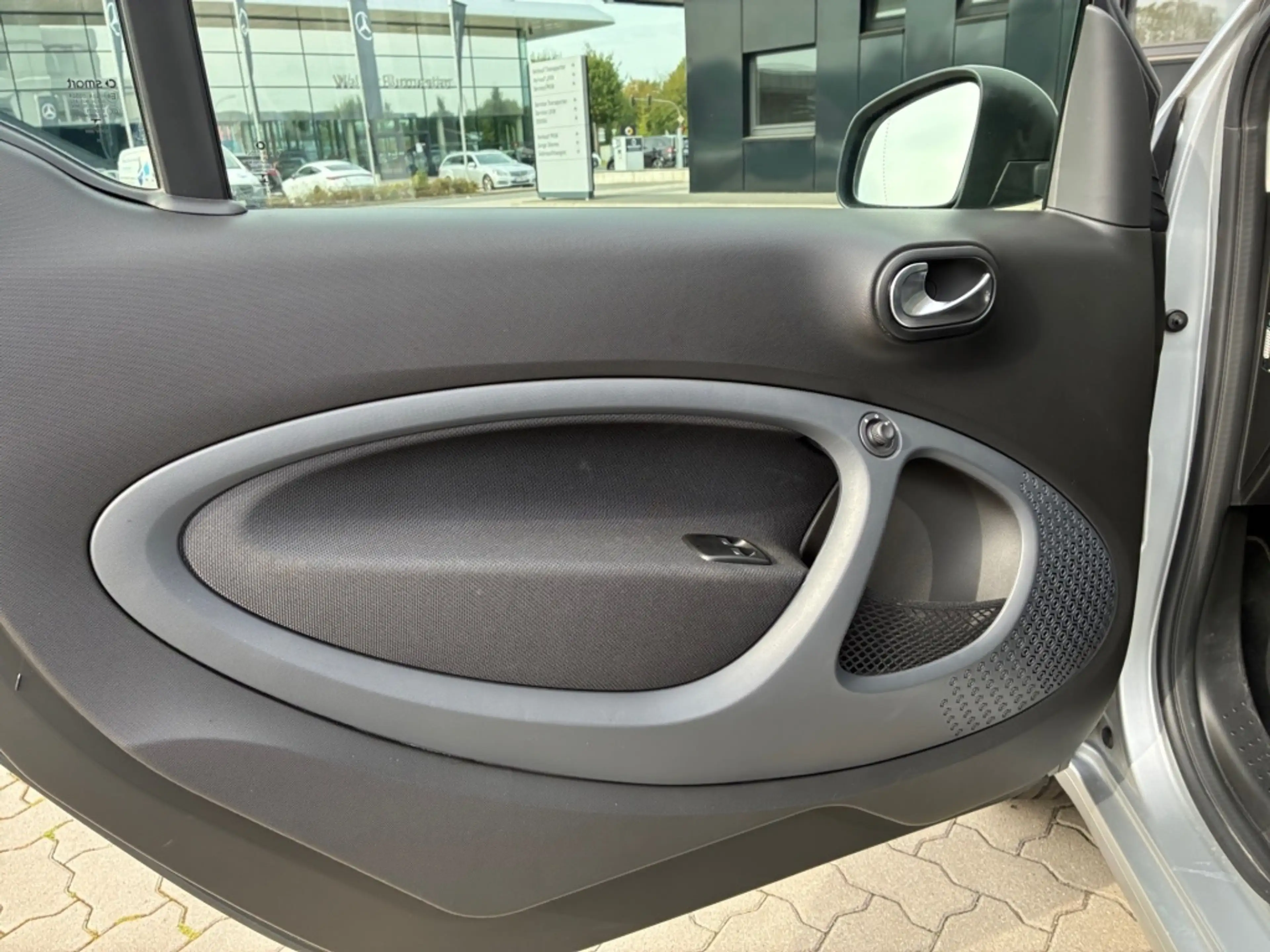 smart forTwo EQ  coupe PRIME+LEDER+EXCLUSIV+PANO+KAMERA — photo 6