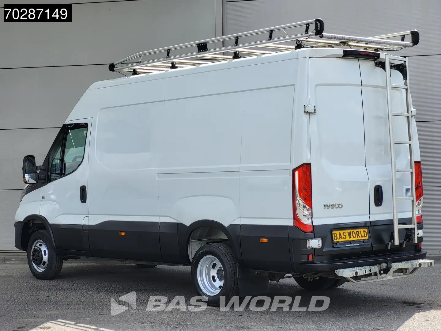 Iveco Daily 35C18 3.0L Dubbellucht L2H2 3,5t Trekhaak Navi Air Weiß - 2