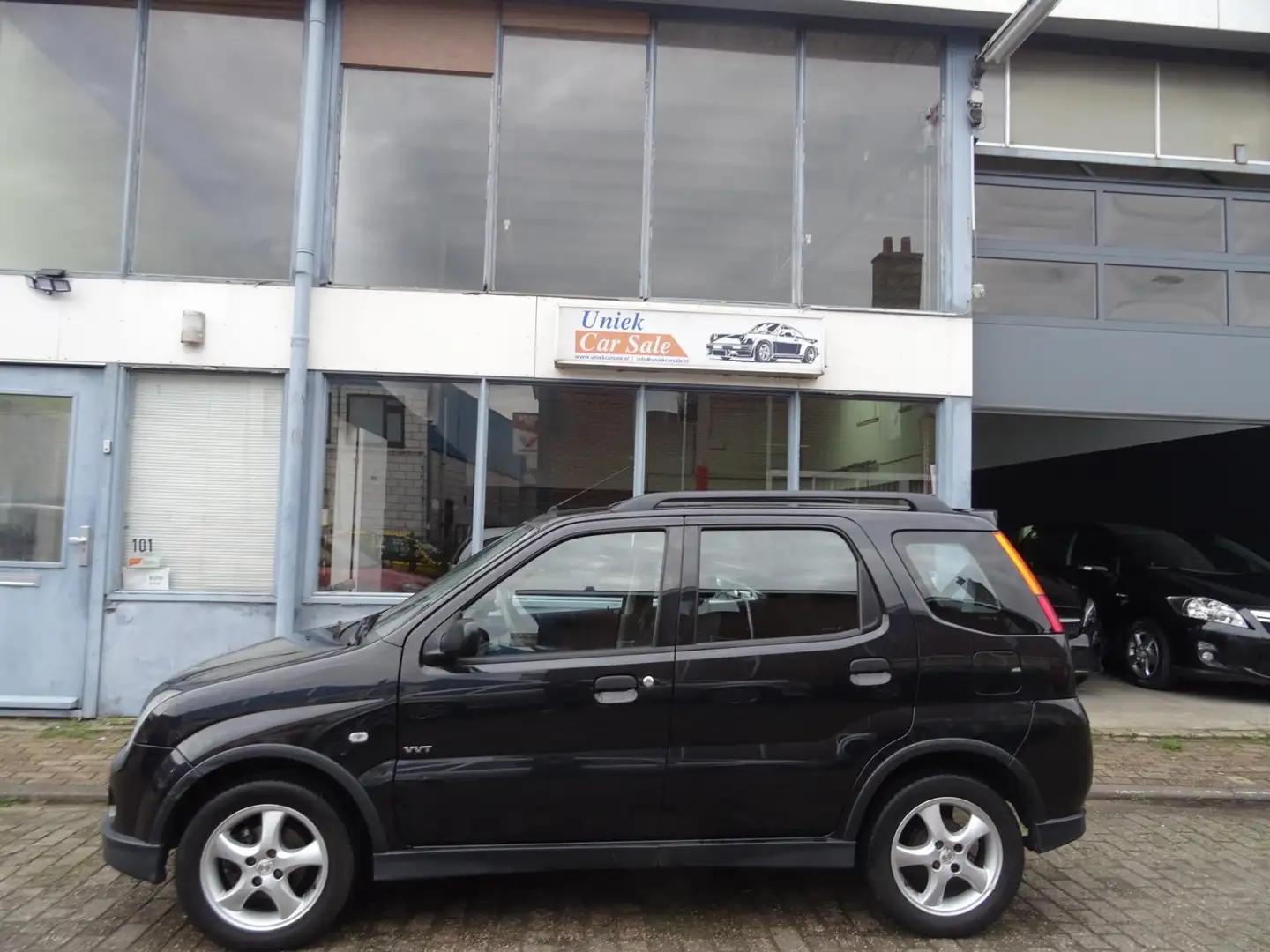 Suzuki Ignis 1.3-16V FreeStyle Zwart - 2