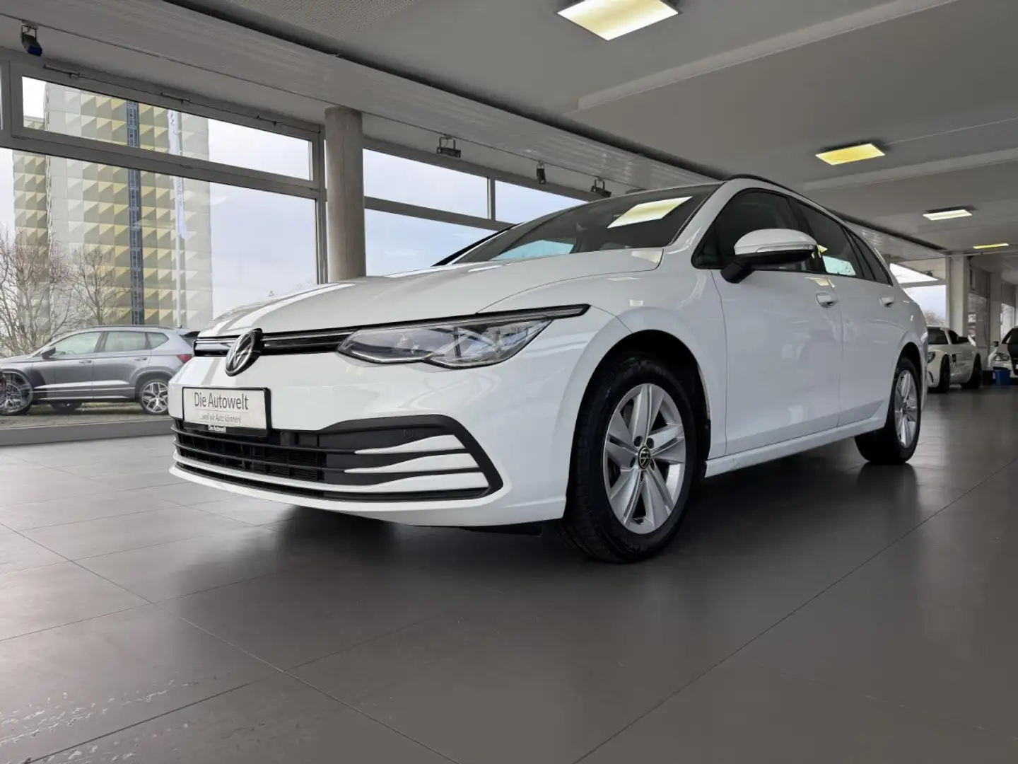 Volkswagen Golf VIII Variant Life 2.0 TDI DSG NAVI LED ACC Klima Weiß - 2