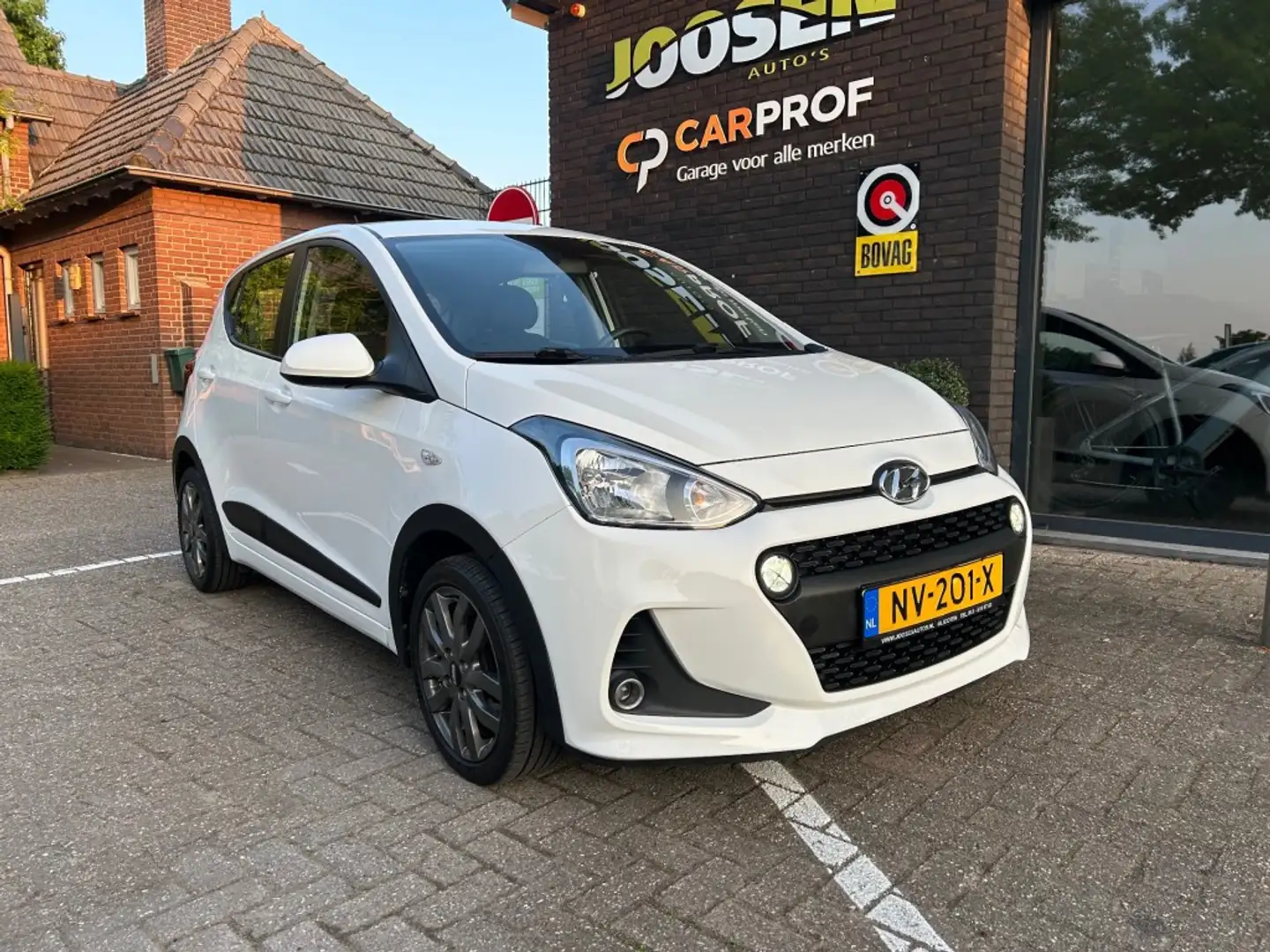 Hyundai i10 1.0I GO! 2017 SPORT Blanc - 1
