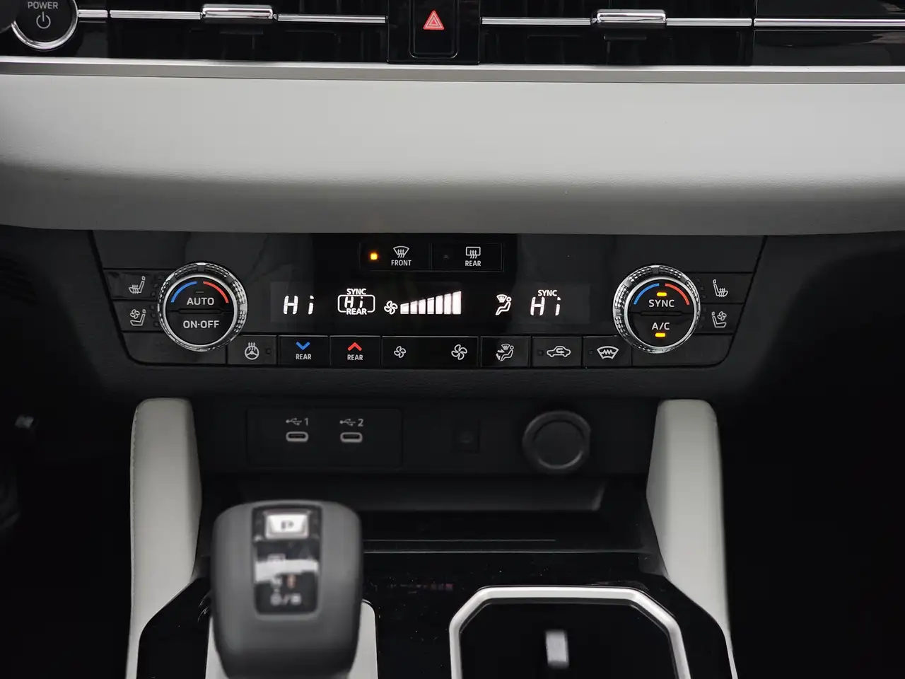 Mitsubishi Outlander снимка Mitsubishi Outlander