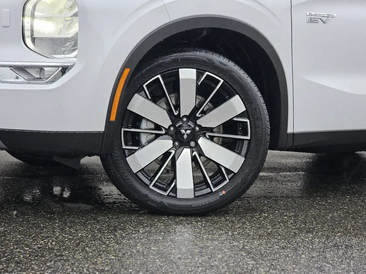 Mitsubishi Outlander снимка Mitsubishi Outlander