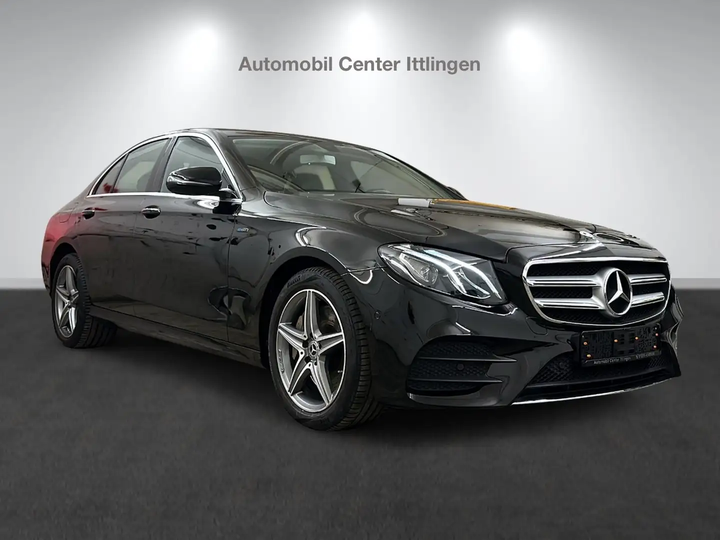 Mercedes-Benz E 300 de/3XAMG/Kamera/LED-Schein/ACC/Navi/Leder/ Schwarz - 1