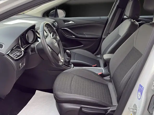Opel Astra view 14