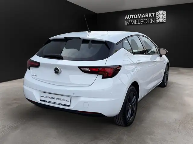 Opel Astra view 6