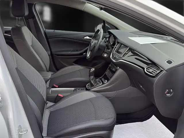 Opel Astra view 13