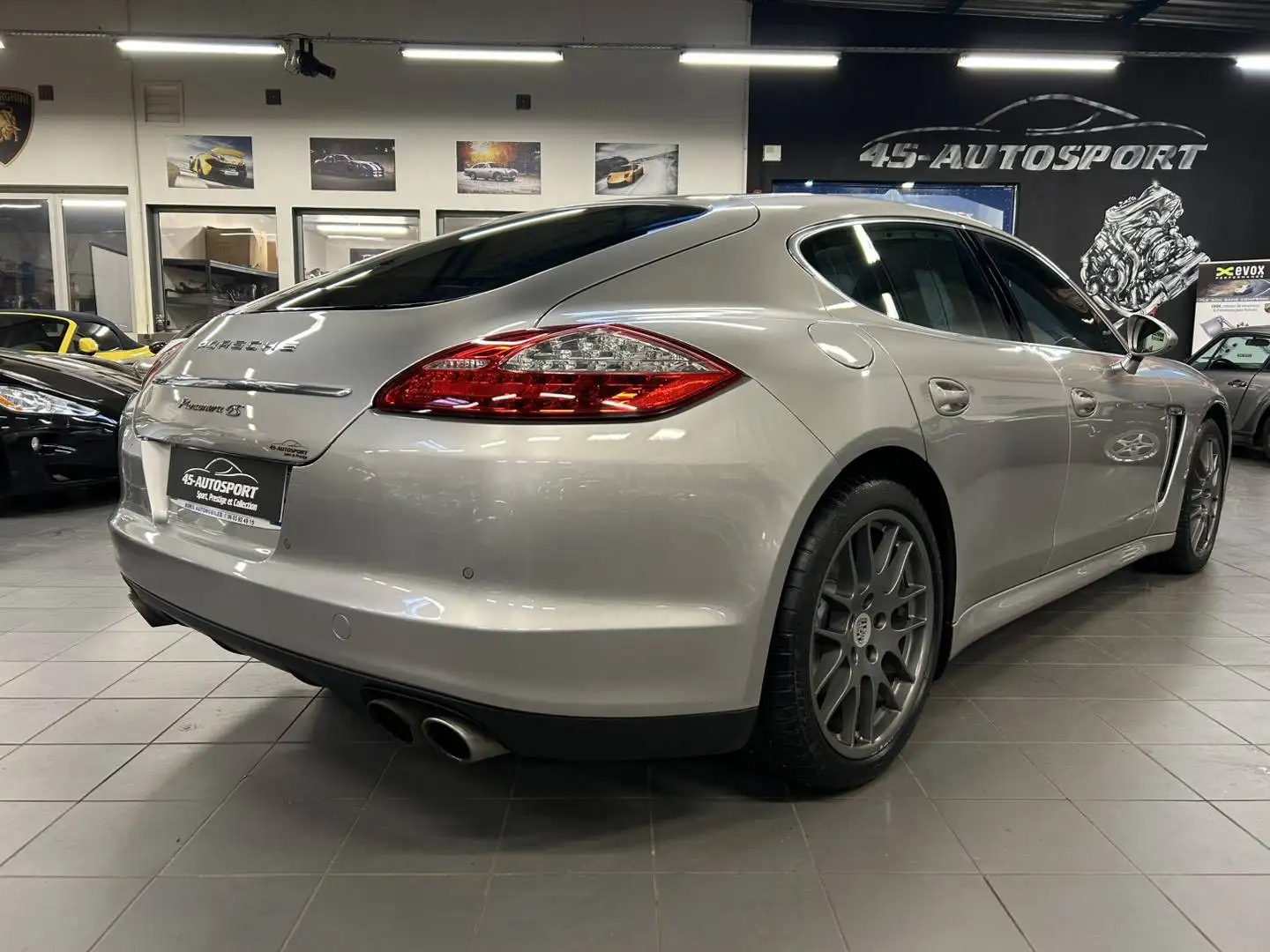 Porsche Panamera I (970) 4S PDK Grau - 2