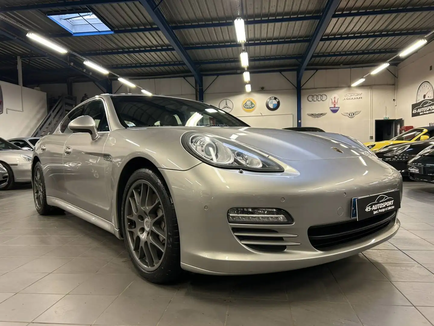 Porsche Panamera I (970) 4S PDK Grau - 1