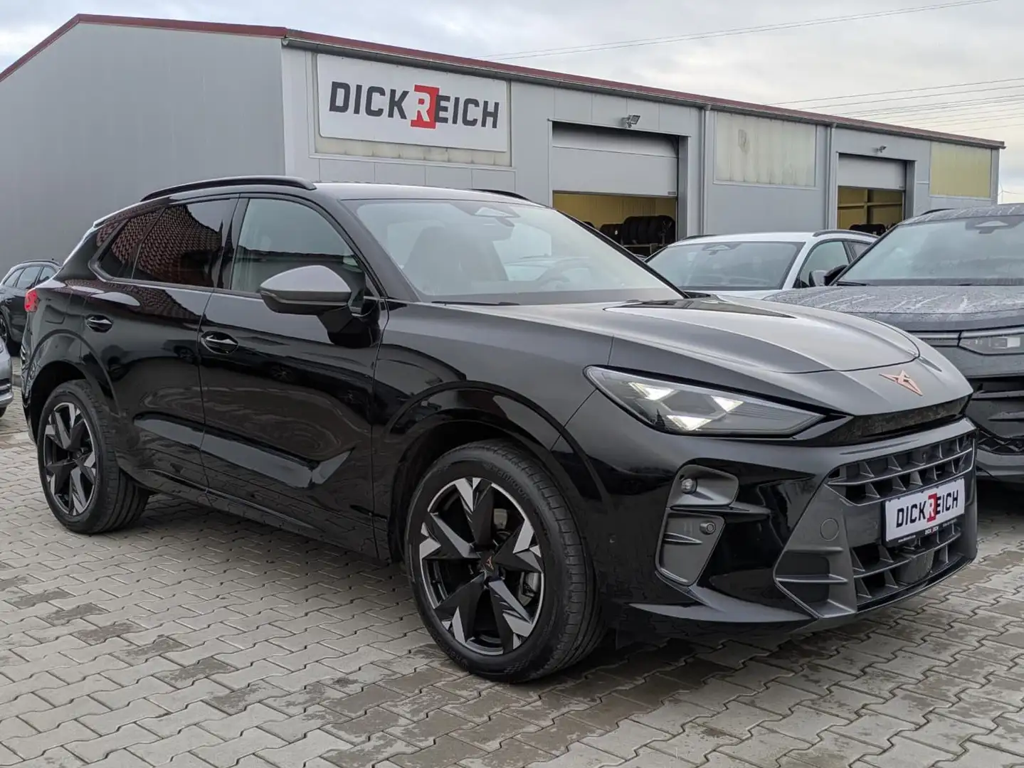 CUPRA Terramar 1.5 eTSIEDGE 360°SENN*19"MEMORY*LED Black - 1