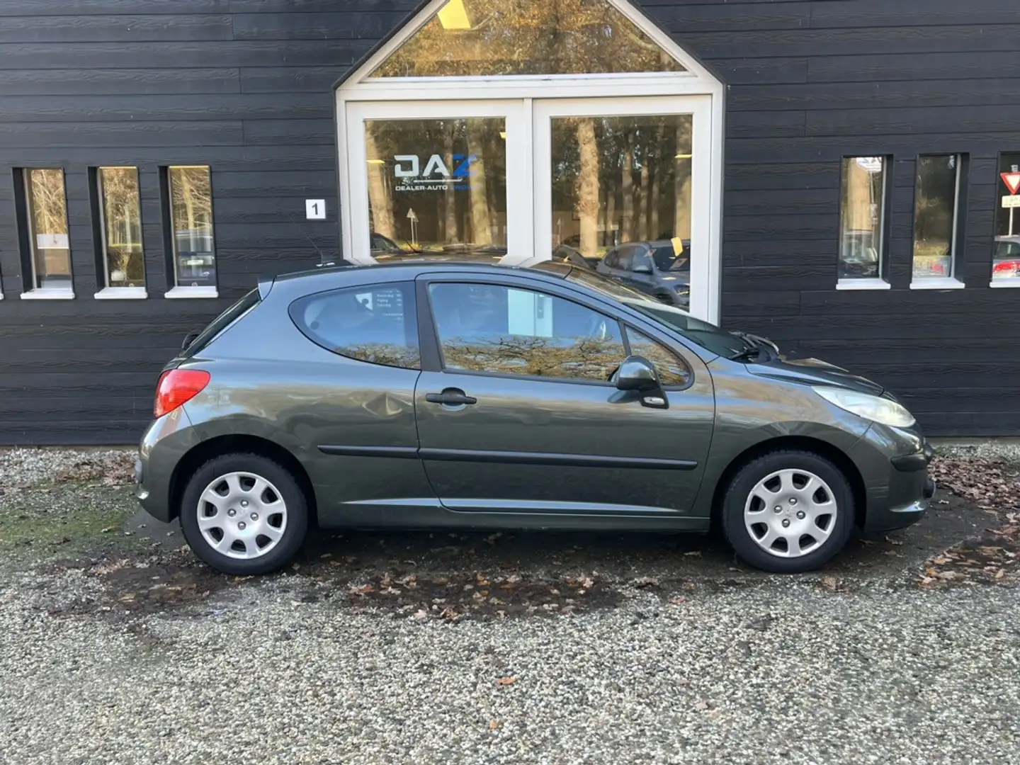Peugeot 207 1.4-16V XR Airco/APK tot 15-09-2026 Gris - 2