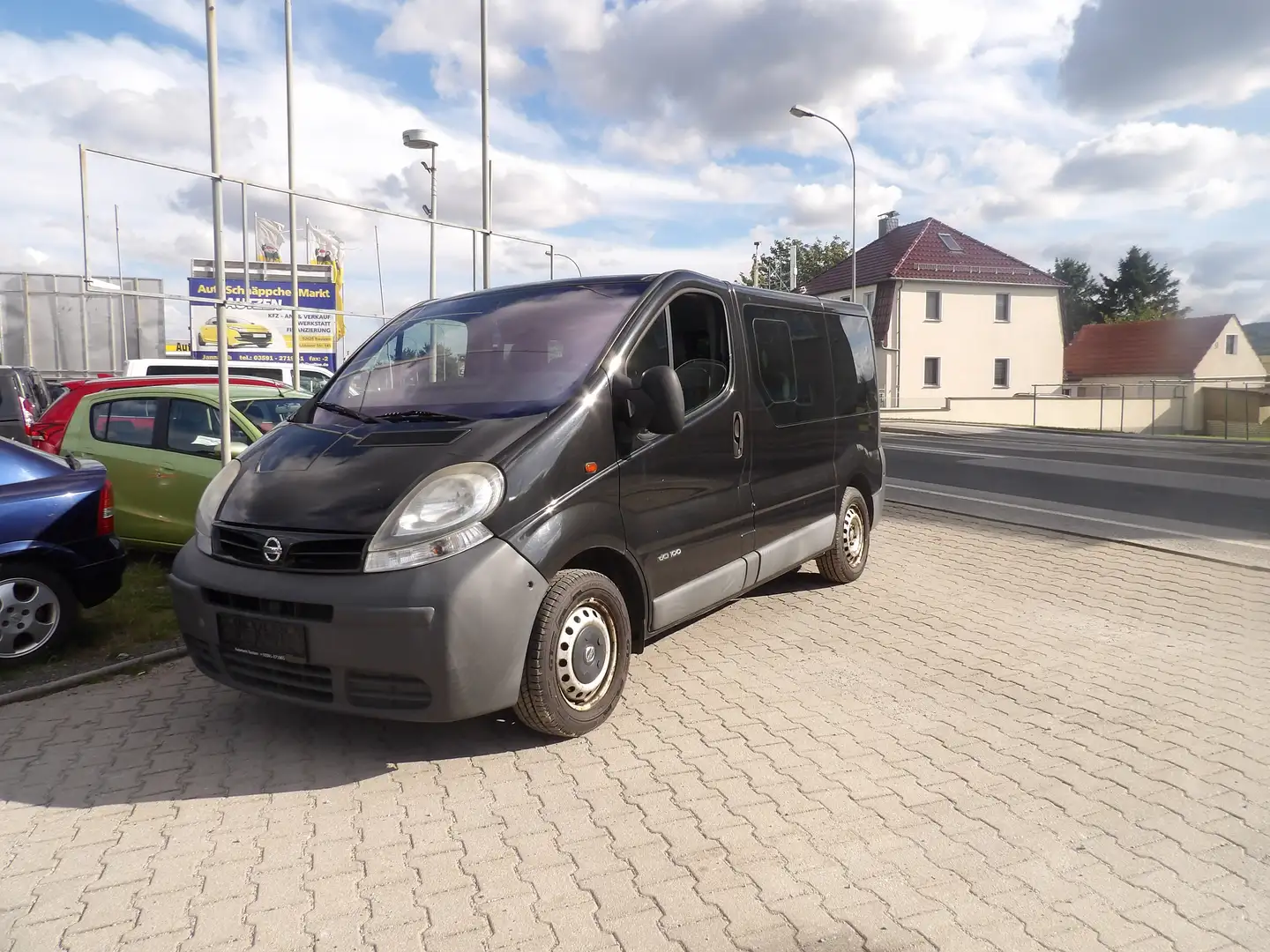 Nissan Primastar Kombi 9 Sitzer Klima Radio AHK HU AU Neu Schwarz - 1