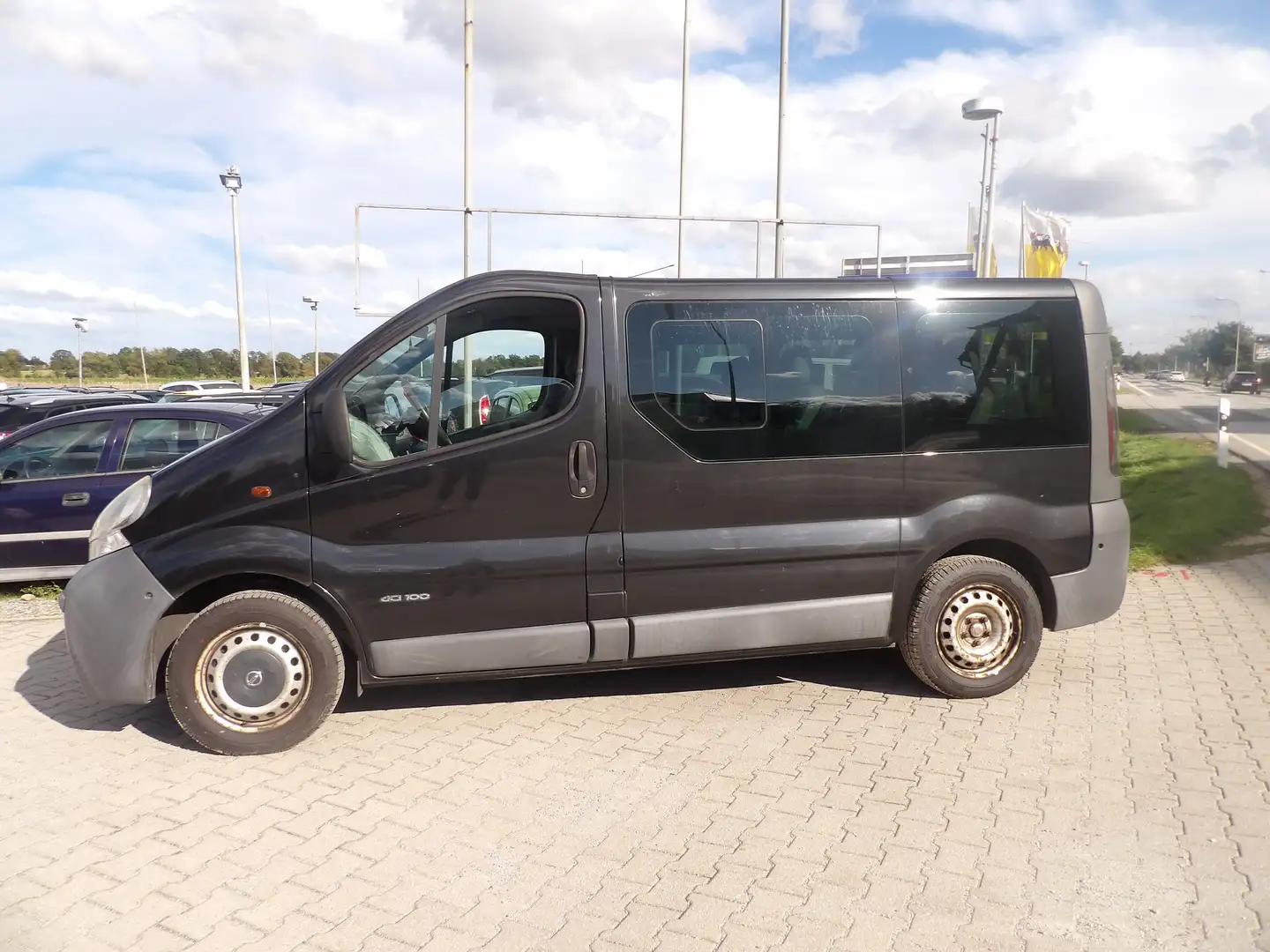 Nissan Primastar Kombi 9 Sitzer Klima Radio AHK HU AU Neu Schwarz - 2