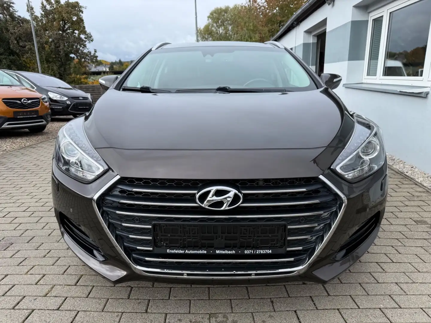 Hyundai i40 cw Aut. Premium Vollausstattung 93tkm Braun - 2