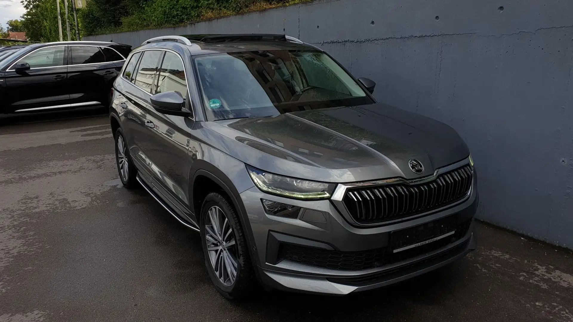 Skoda Kodiaq 2.0TDI DSG 4x4 L&K Pano/Leder/ACC/360/AHK Grau - 2