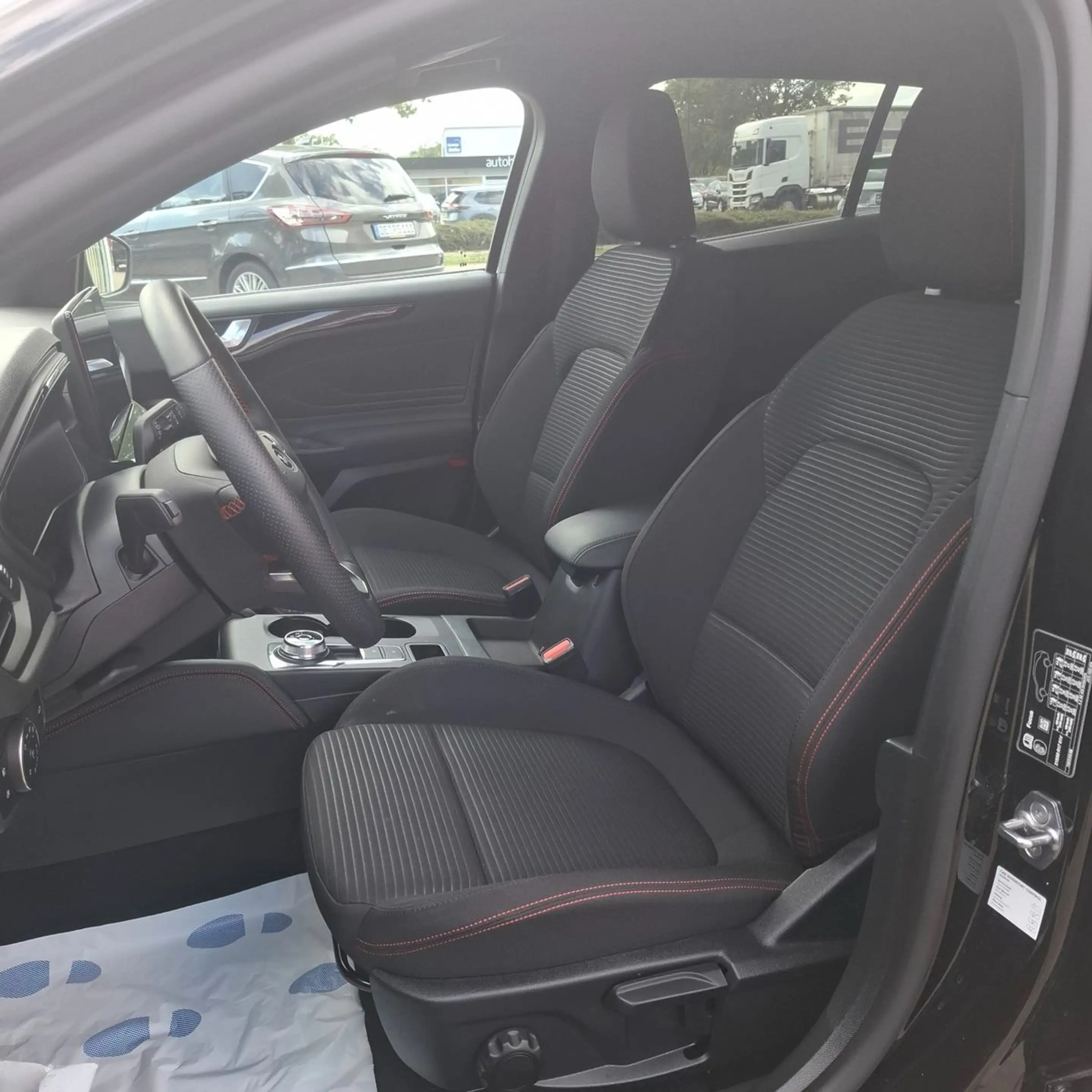 Ford Focus ST-Line X  ACC+Panoramadach+Head-Up+B&O — photo 10