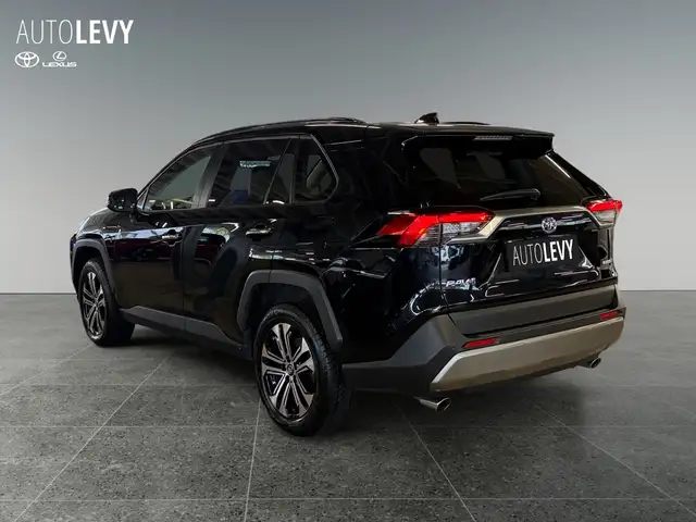 Toyota Rav4 view 4