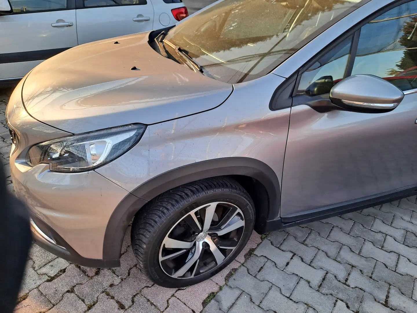 Peugeot 2008 2008 1.6 bluehdi Active 100cv my16 Grigio - 2