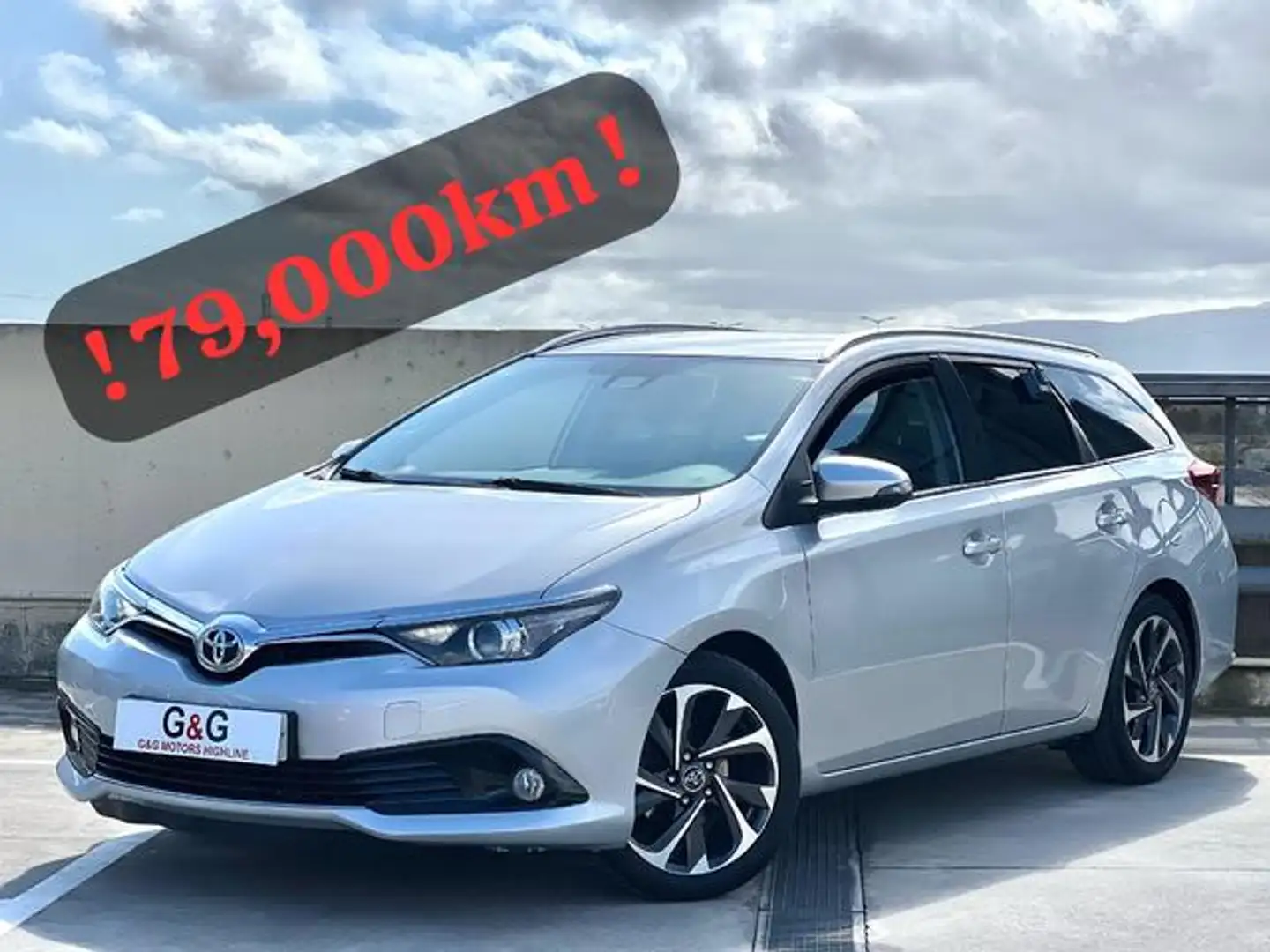 Toyota Auris Touring Sports 115D Active Plateado - 1