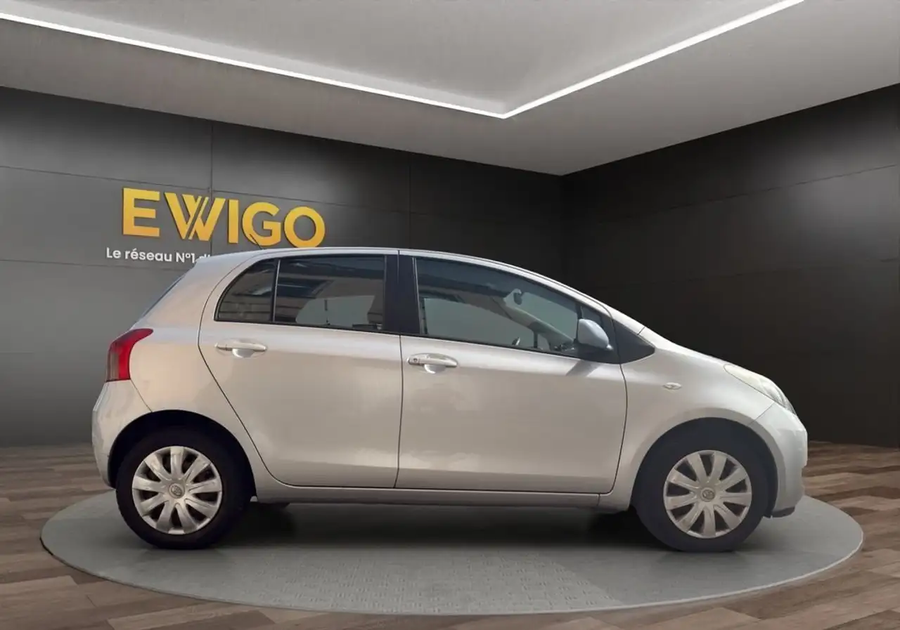 Toyota Yaris Yaris — photo 10