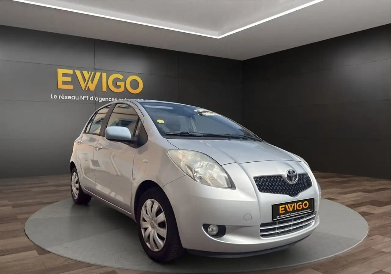 Toyota Yaris Yaris — photo 11
