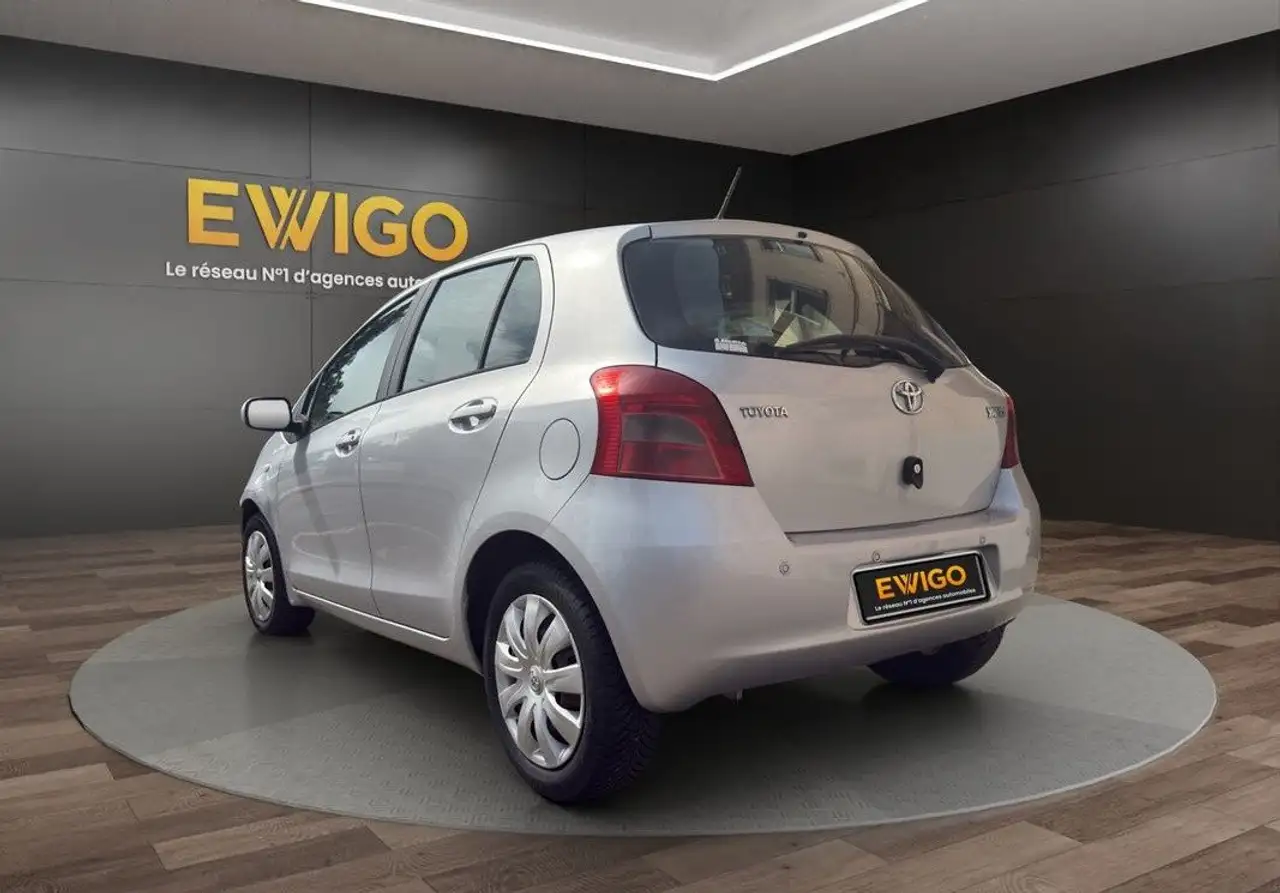 Toyota Yaris Yaris — photo 13