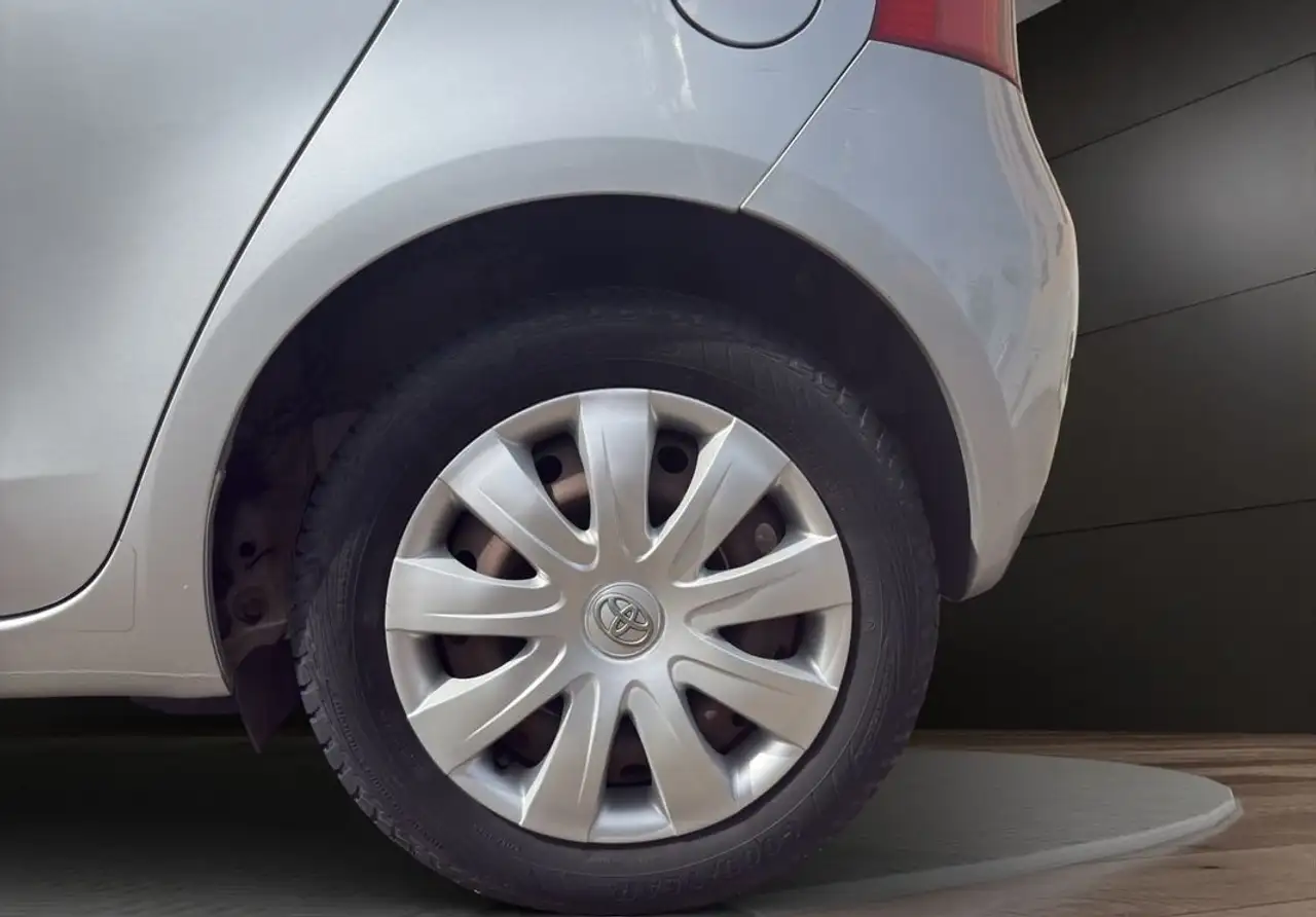 Toyota Yaris Yaris — photo 22
