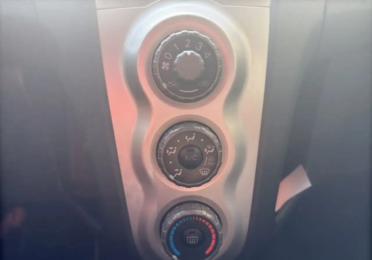 Toyota Yaris Yaris — photo 7