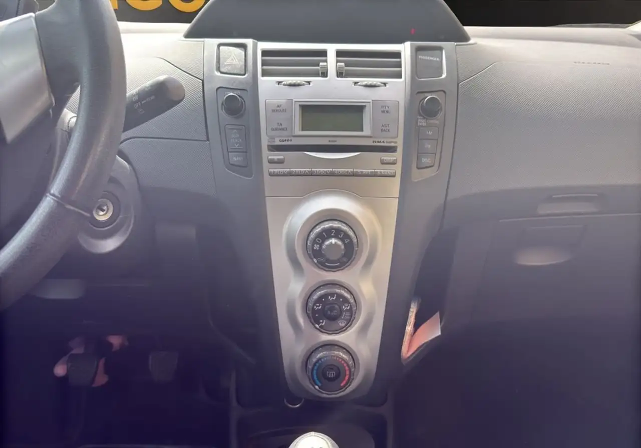 Toyota Yaris Yaris — photo 8