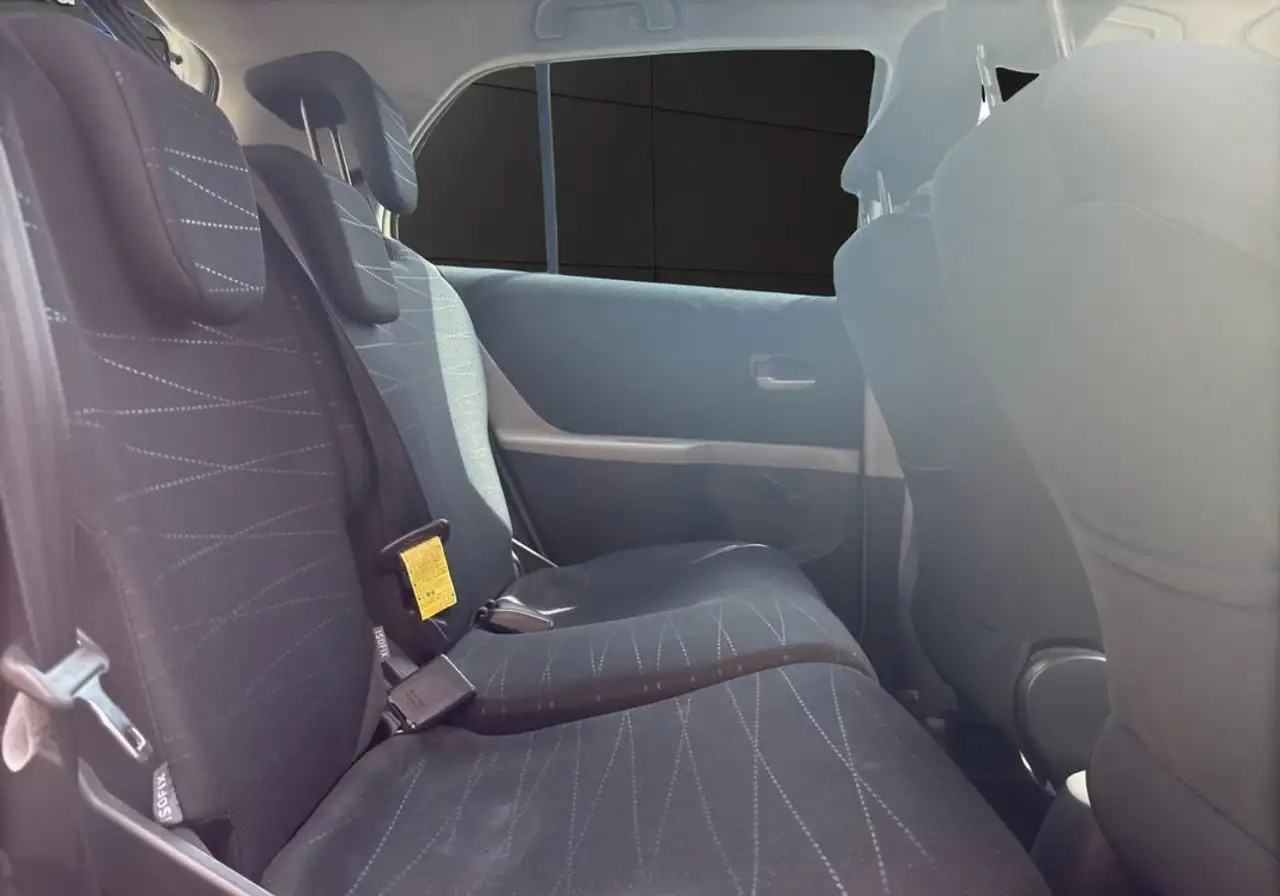 Toyota Yaris Yaris — photo 17