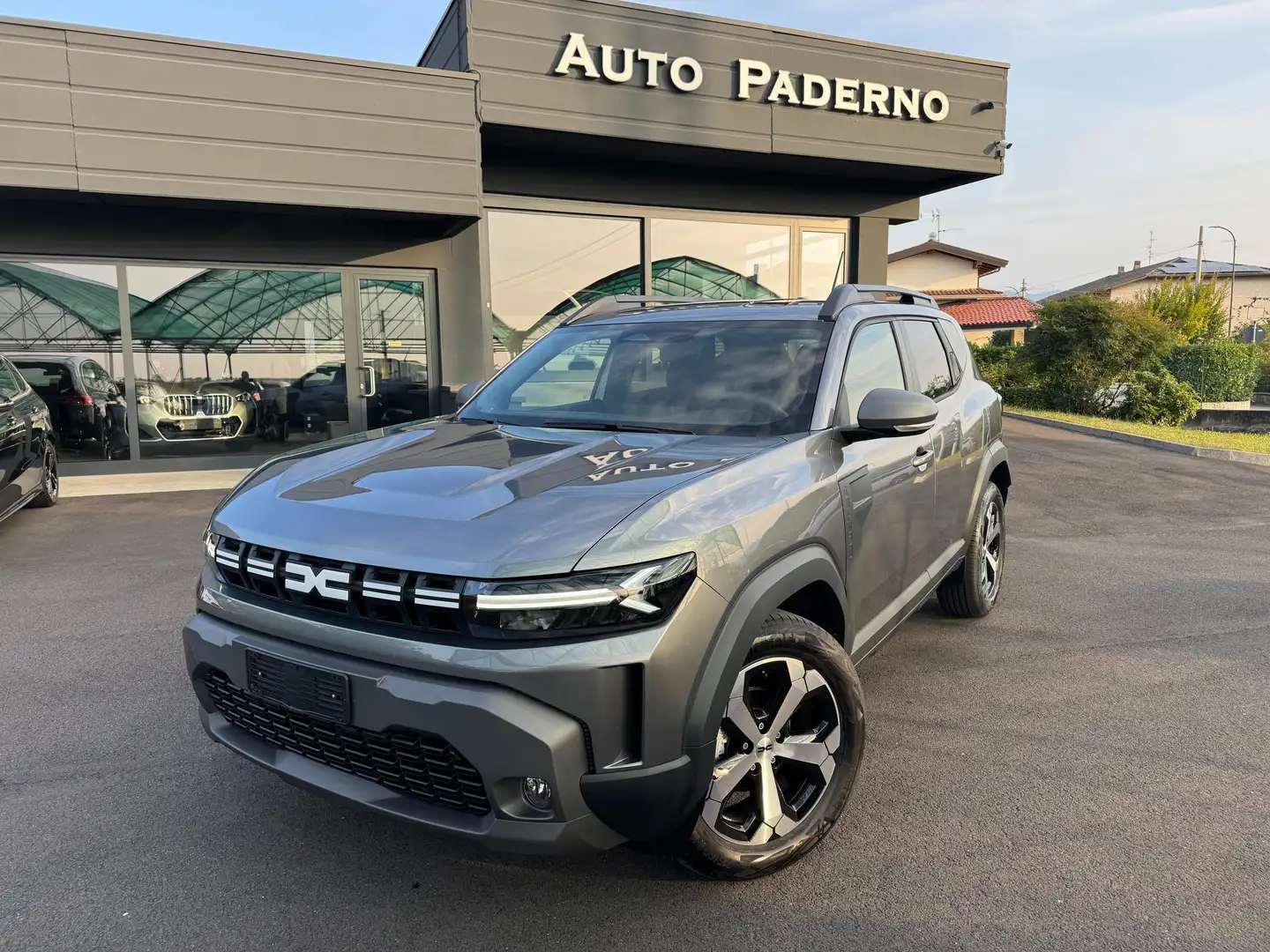 Dacia Duster Journey Eco-g 100cv, Pack Winter, KM 0 Grigio - 1