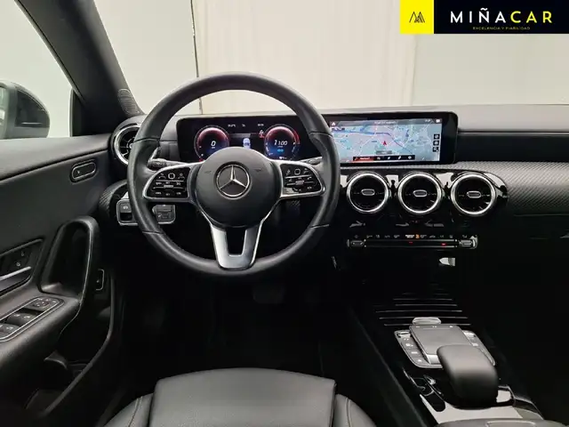 Mercedes-Benz Cla view 3