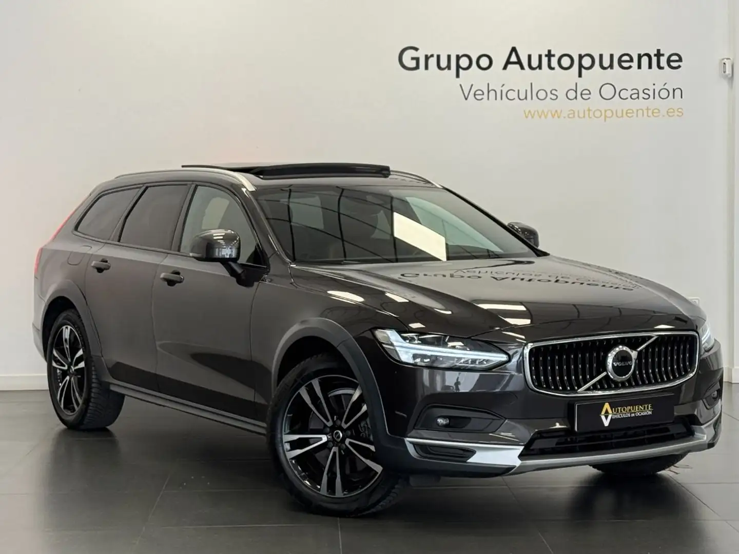 Volvo V90 B4 - 1