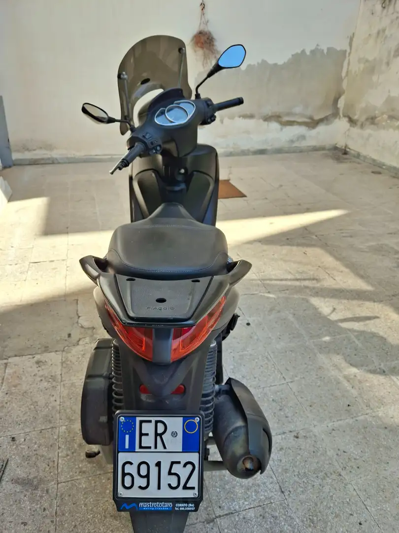 Piaggio Medley 125 Grigio - 2