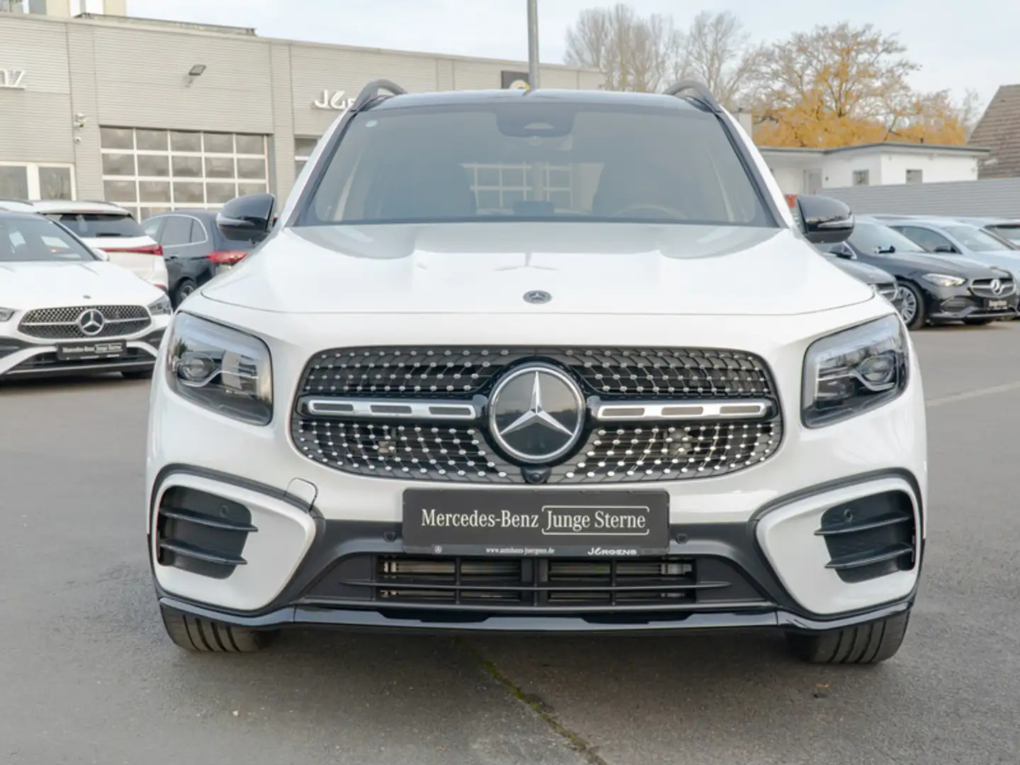 Mercedes-Benz GLB 250 4M AMG-Sport/MLB/Cam/Pano/Night/Ambiente Weiß - 2