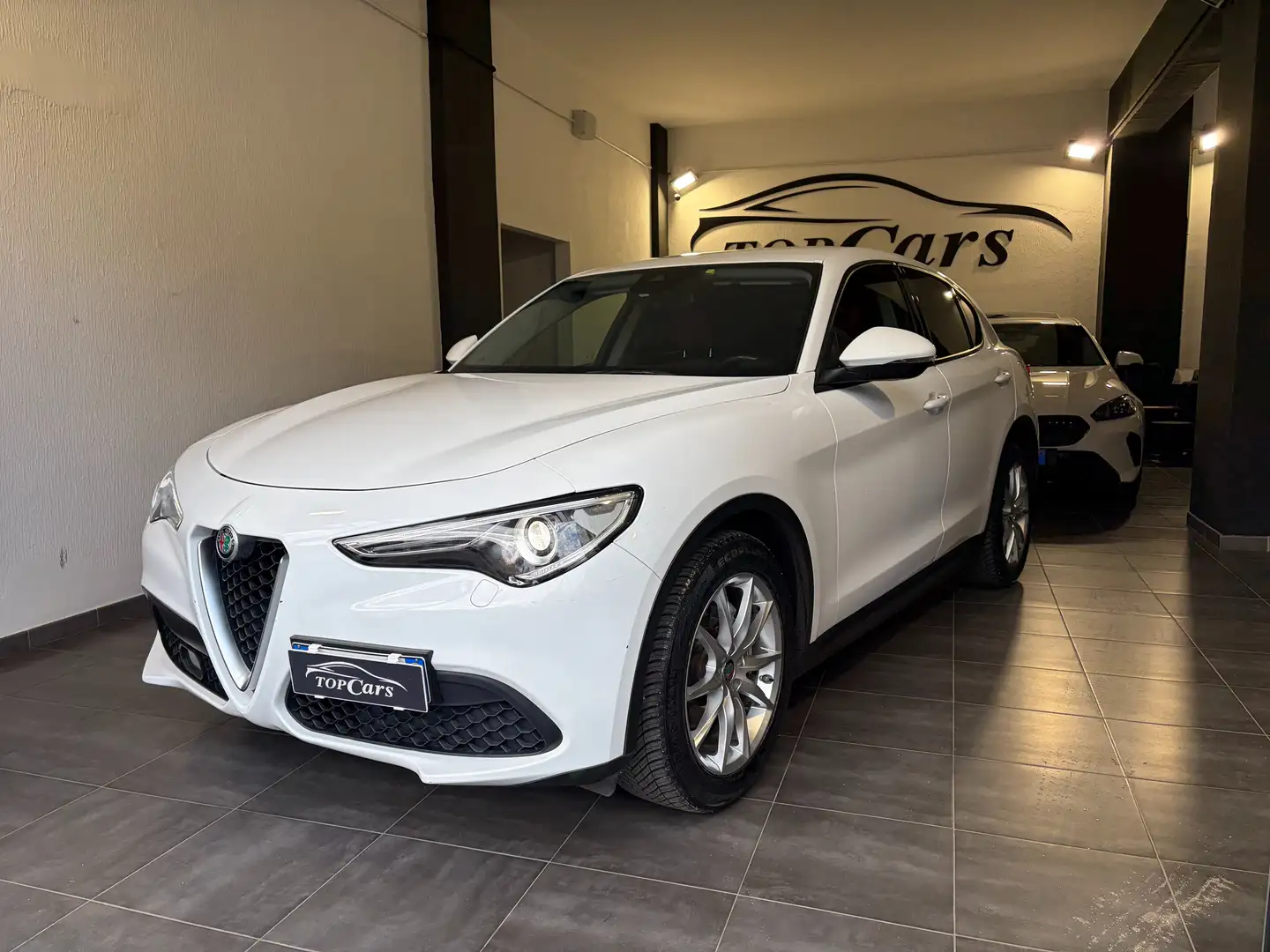 Alfa Romeo Stelvio Stelvio 2.2 Super rwd 190cv auto Bianco - 2