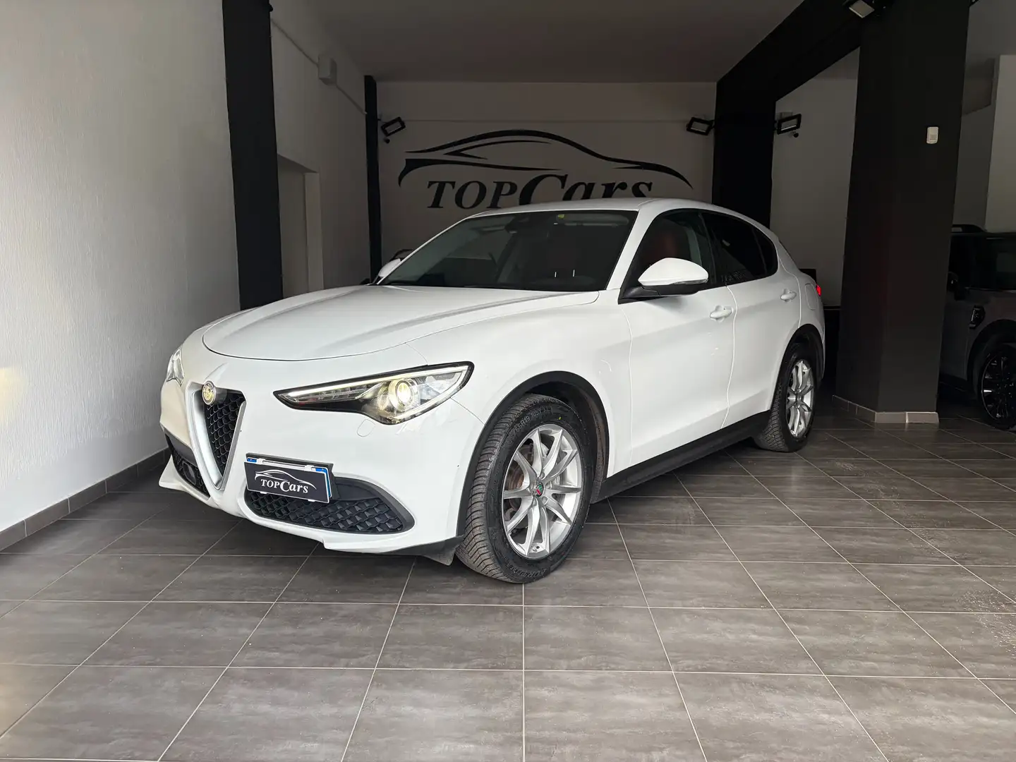Alfa Romeo Stelvio Stelvio 2.2 Super rwd 190cv auto Bianco - 1