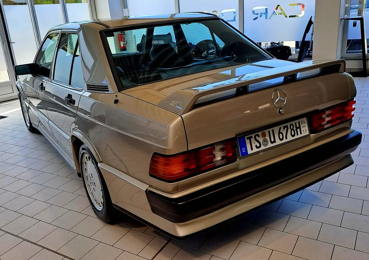 Mercedes-Benz 190 E 2.3-16V, foto 2