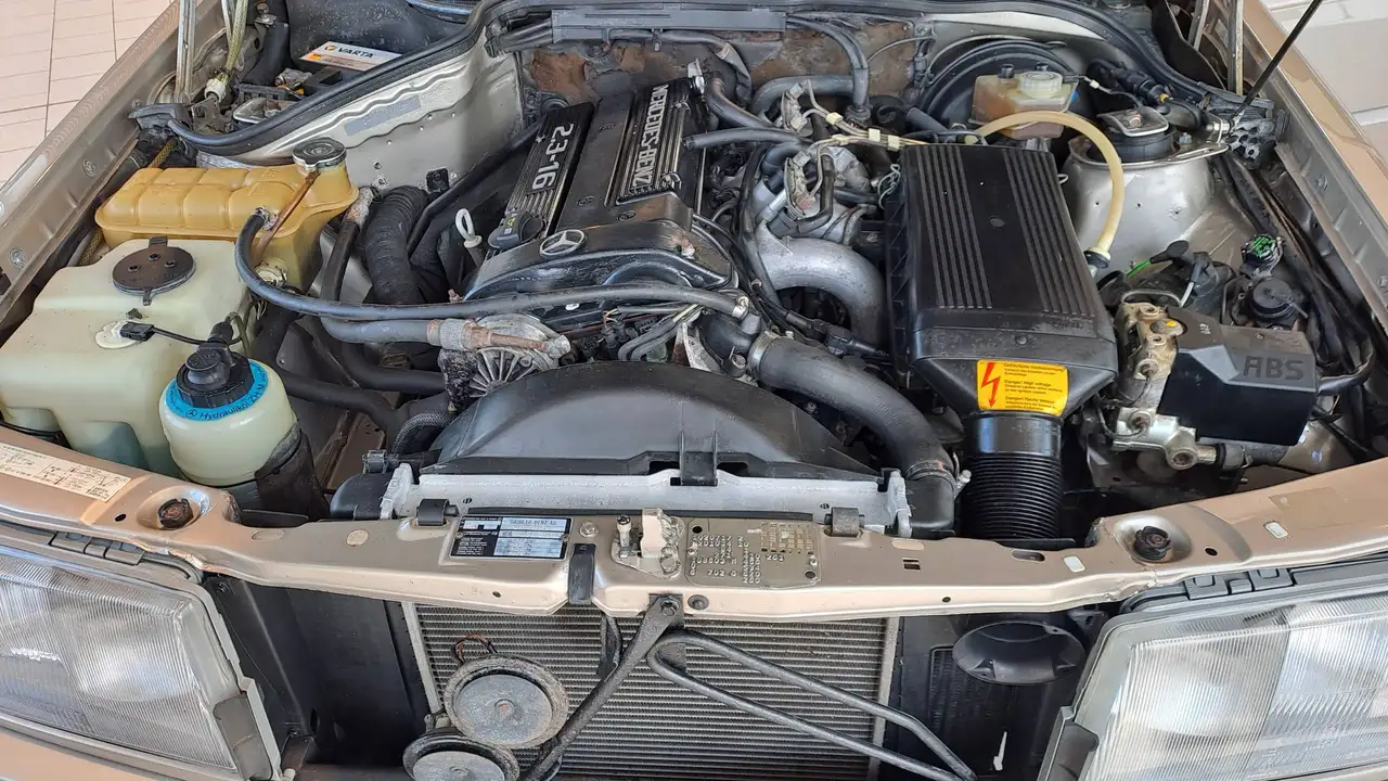 Mercedes-Benz 190 E 2.3-16V, foto 8