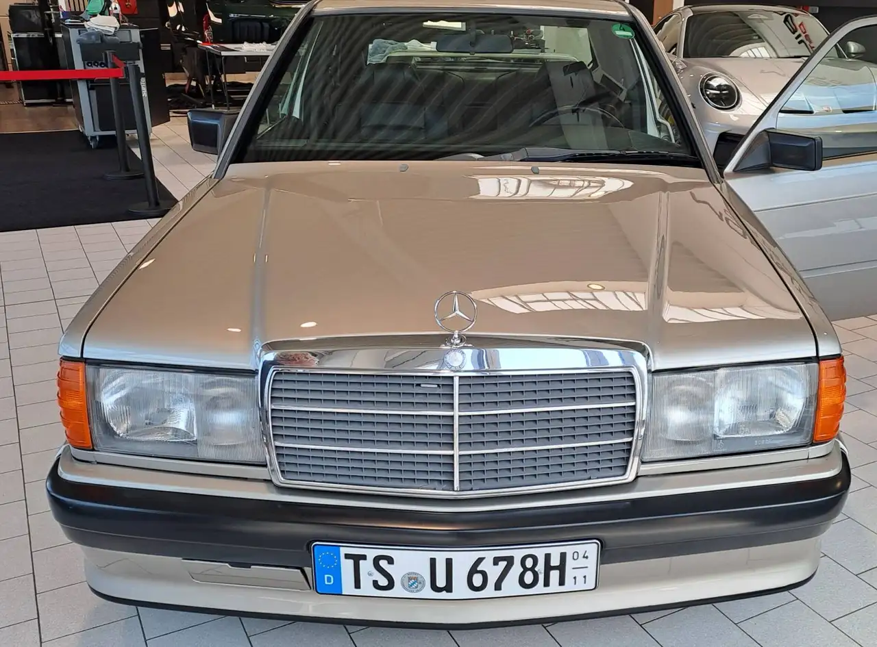 Mercedes-Benz 190 E 2.3-16V, foto 4