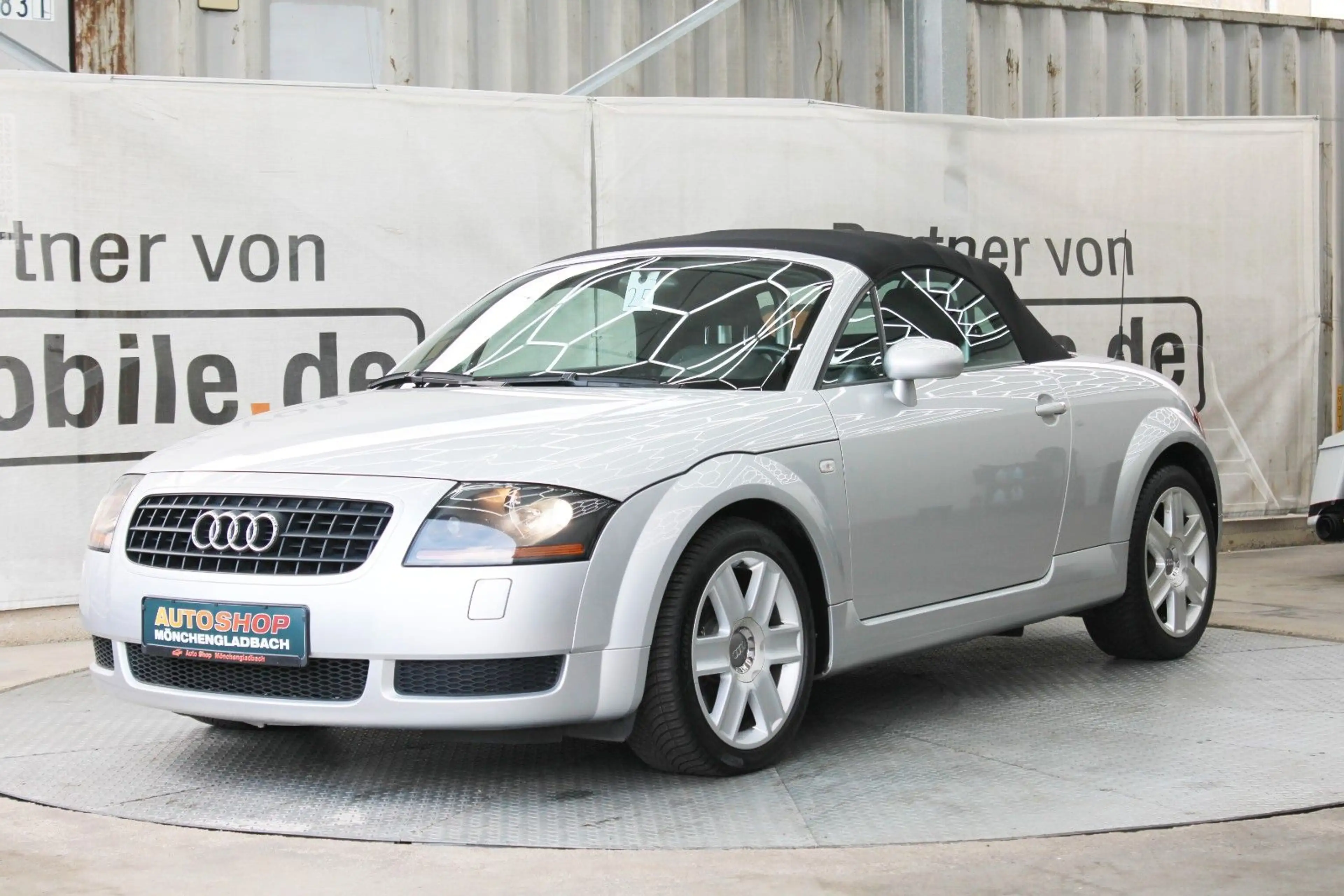 Audi TT Roadster 1.8 T *Inspektion Neu* *Bose* — photo 3