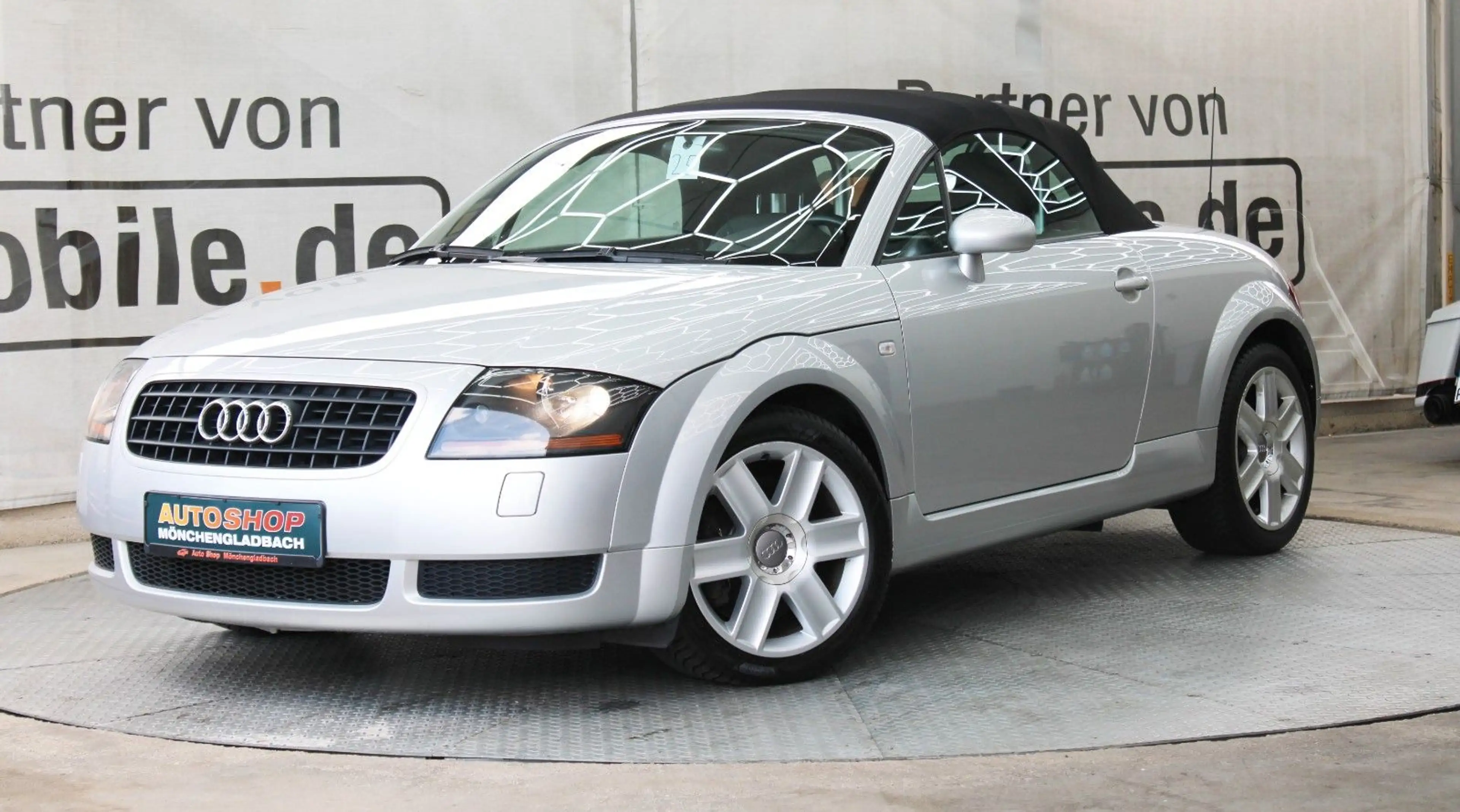 Audi TT Roadster 1.8 T *Inspektion Neu* *Bose*