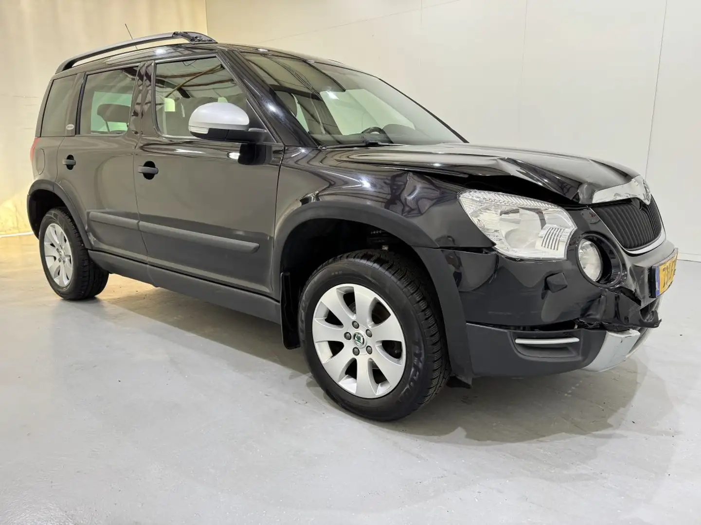 Skoda Yeti 1.2 TSI Expedition Airco Zwart - 1