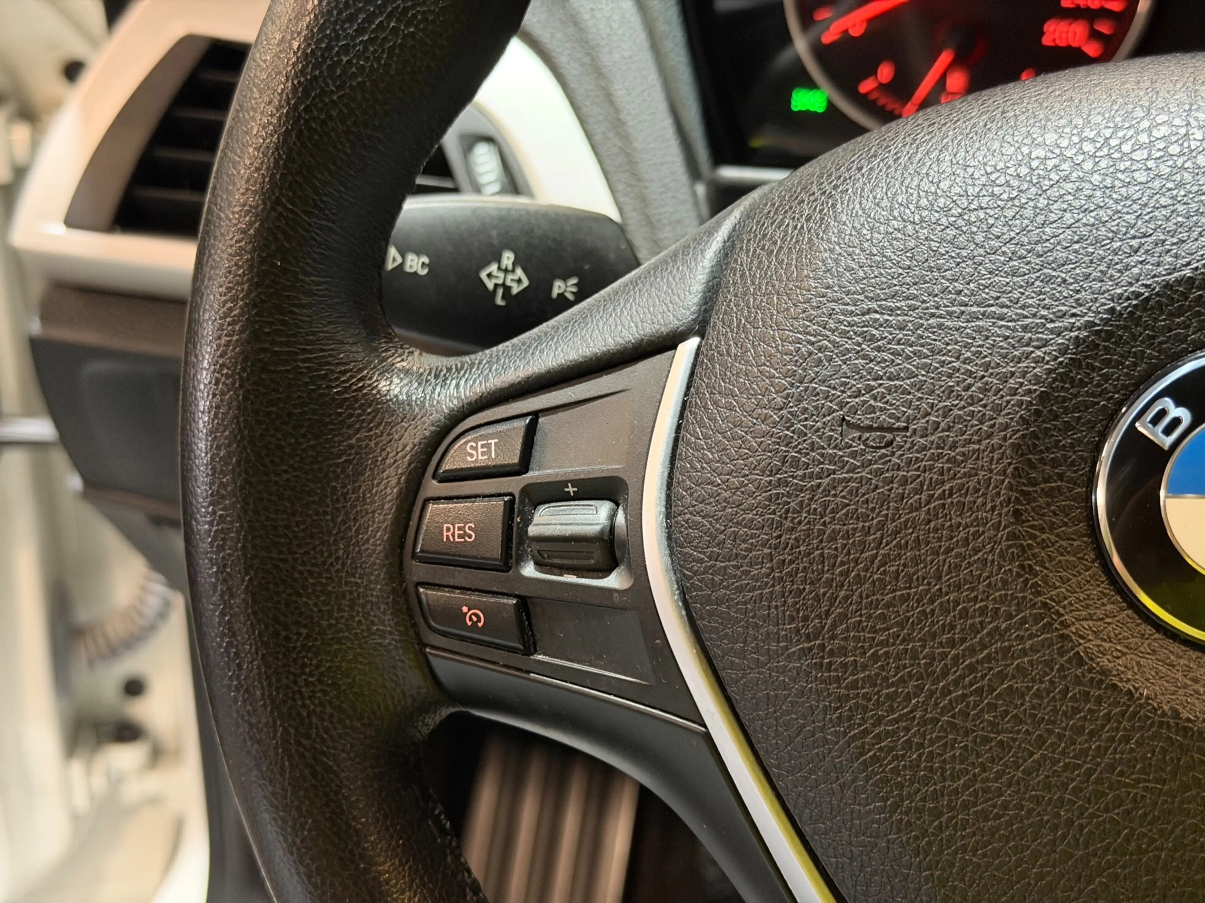BMW 114 1-serie 114i EDE High Executive XENON/CRUISE/PDC/C — photo 28